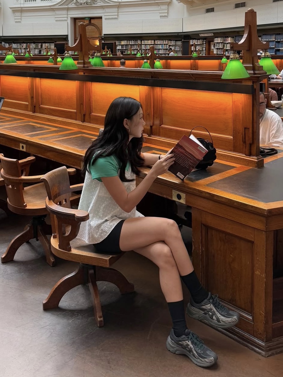 (W) 아식스 x 키코 코스타디노브 젤 플라메 그레이 블랙 착용 스타일 - 6