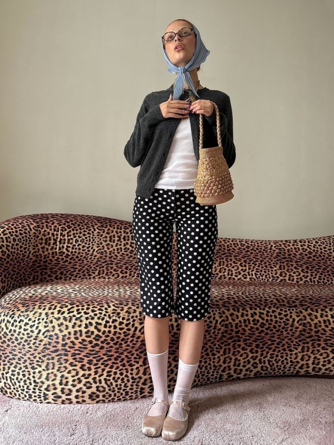 Play Comme des Garcons Polka Dot T-Shirt Black White, (W) Miu Miu Polka Dot Skirt Blue Ivory 착용 스타일 - 5