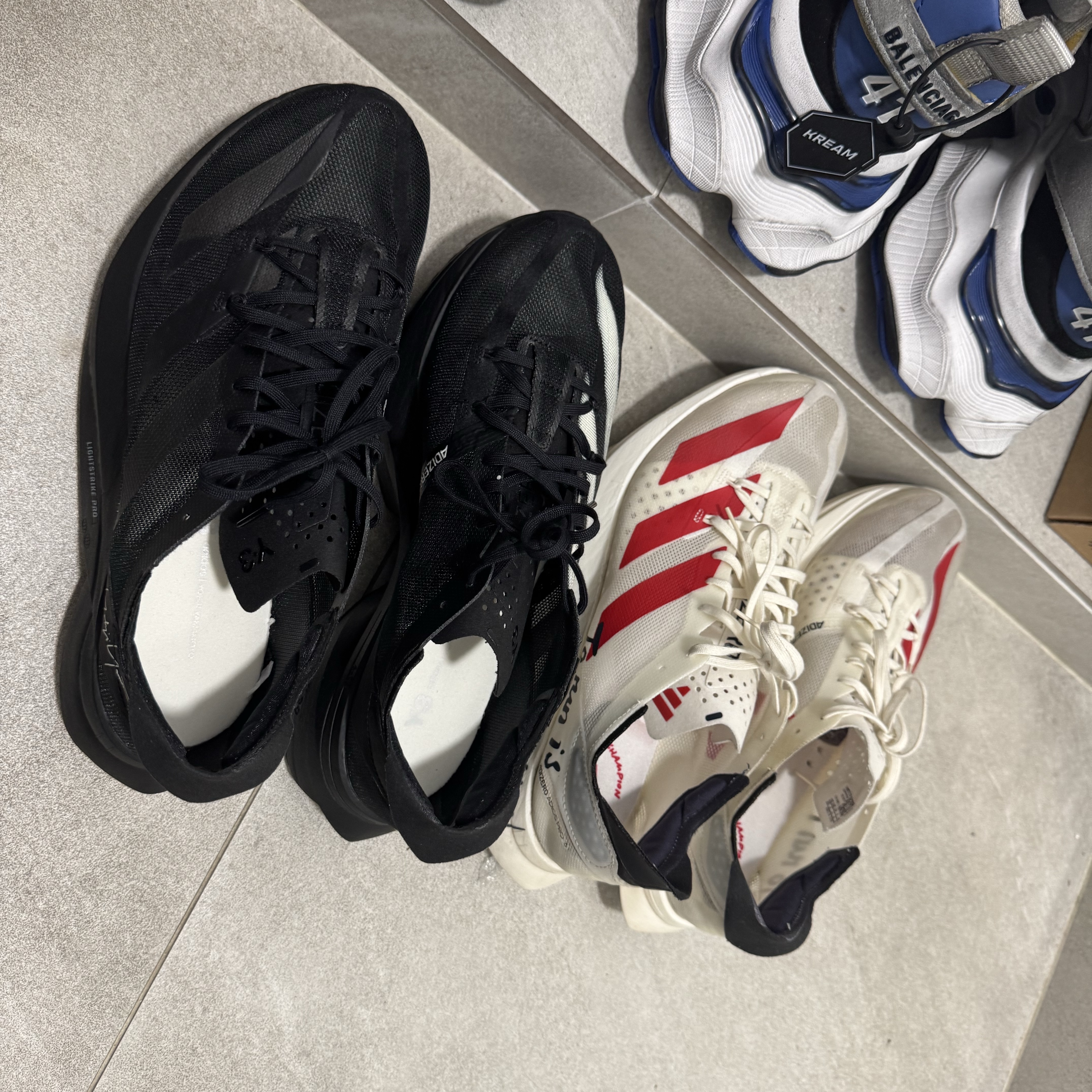 Adidas Adizero Adios Pro 3 Off White Better Scarlet, Y-3 Adios Pro 3.0 Core Black  Off White 착용 스타일 - 1