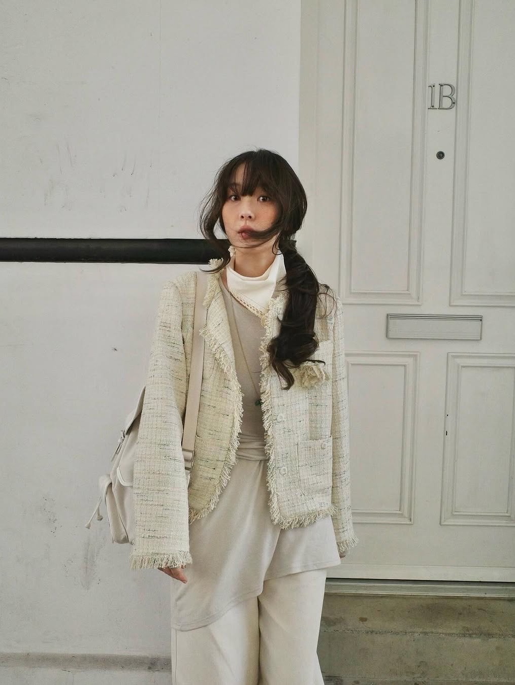 FLETTA Fringe Tweed Jacket with Corsage Mint, FLETTA Fringe Tweed Jacket with Corsage Cream 착용 스타일 - 2
