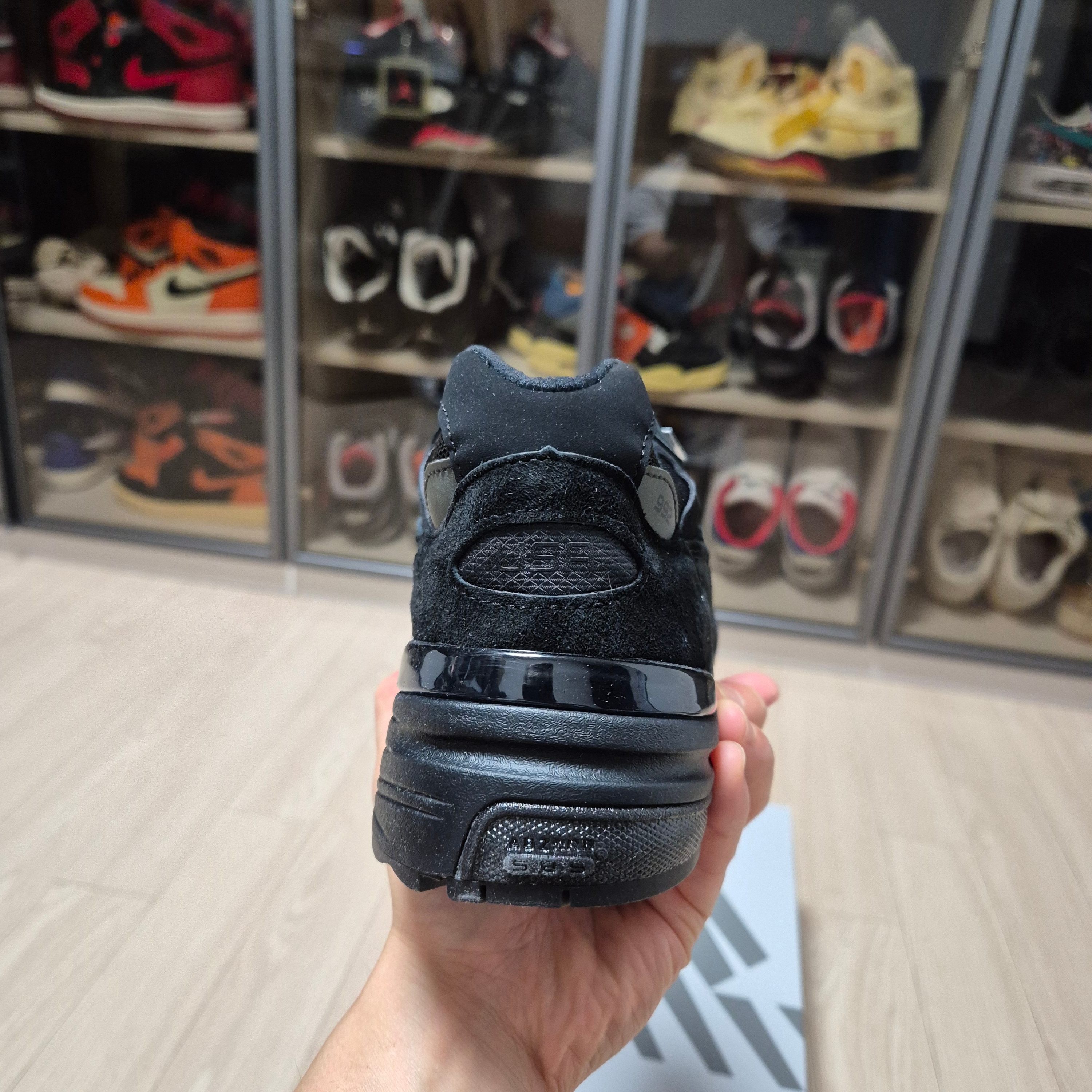 New Balance 992 Made in USA Triple Black 착용 스타일 - 7