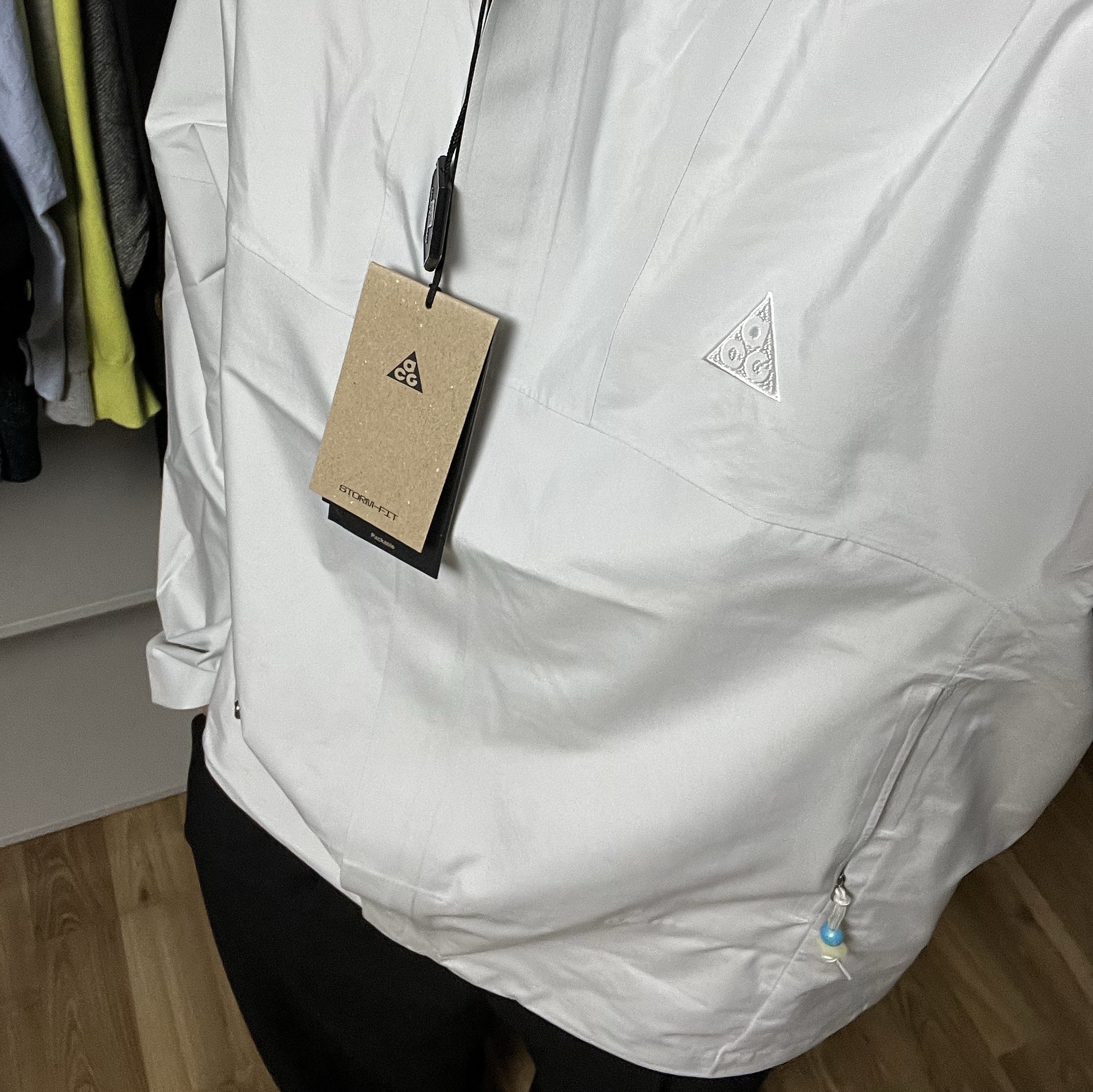 Nike ACG Storm-Fit ADV Cascade Rains Full Zip Jacket Photon Dust - Asia 착용 스타일 - 2