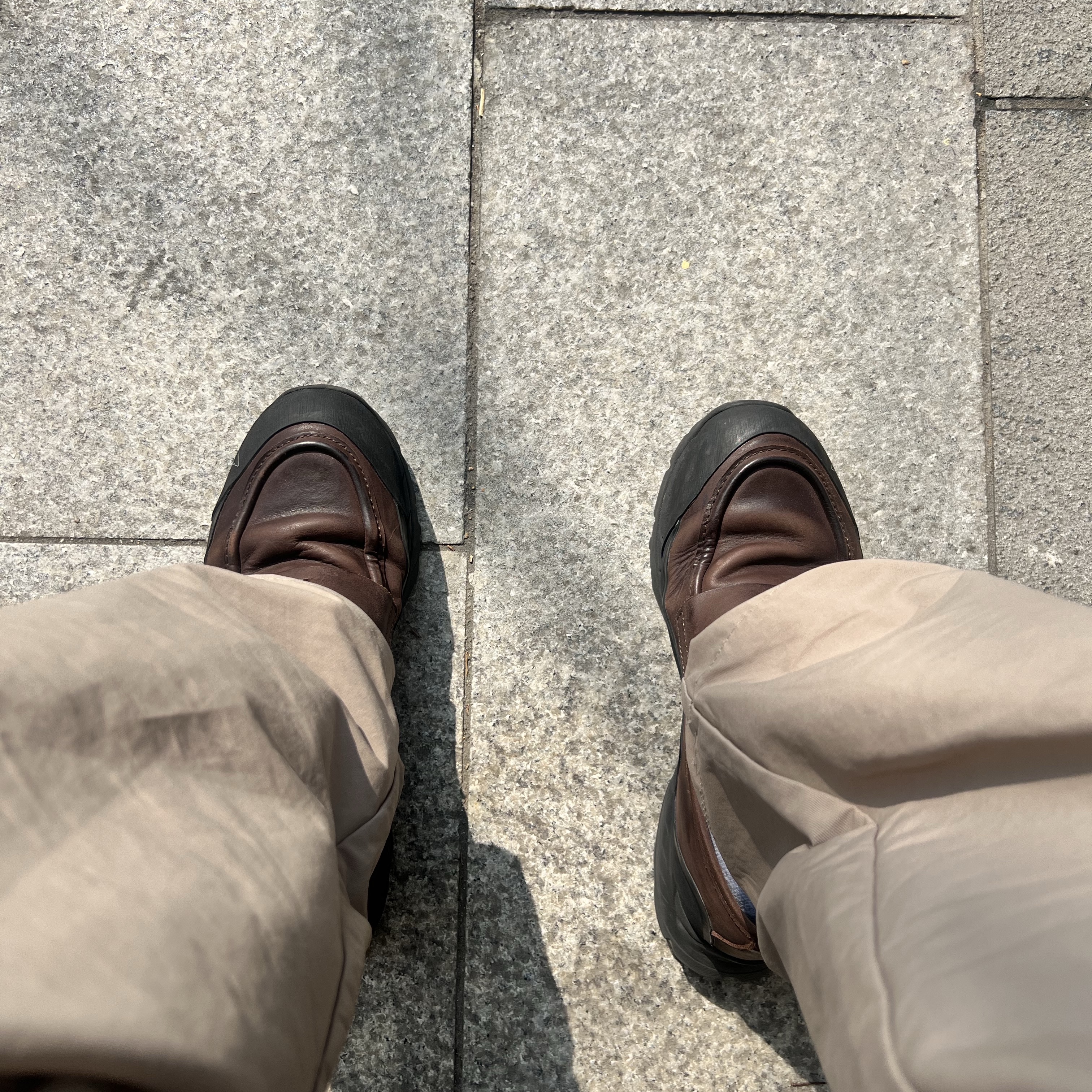 Visvim Coach Jacket Red - 24SS, Roa Hiking Loafer Brown 착용 스타일 - 3