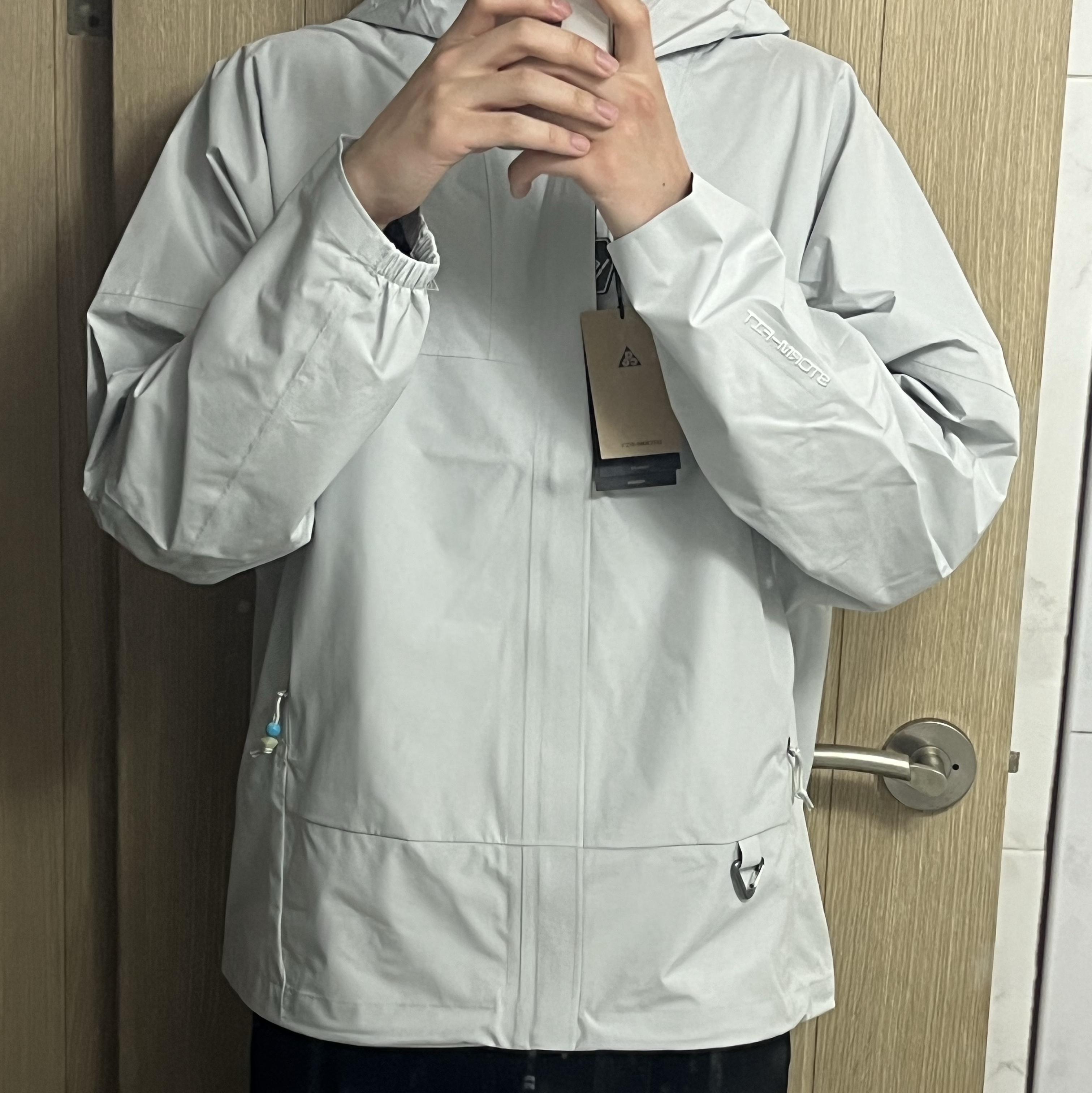 Nike ACG Storm-Fit ADV Cascade Rains Full Zip Jacket Photon Dust - Asia 착용 스타일 - 1