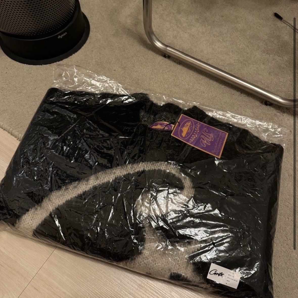 Corteiz C Star Mohair Knit Sweater Black 착용 스타일 - 3