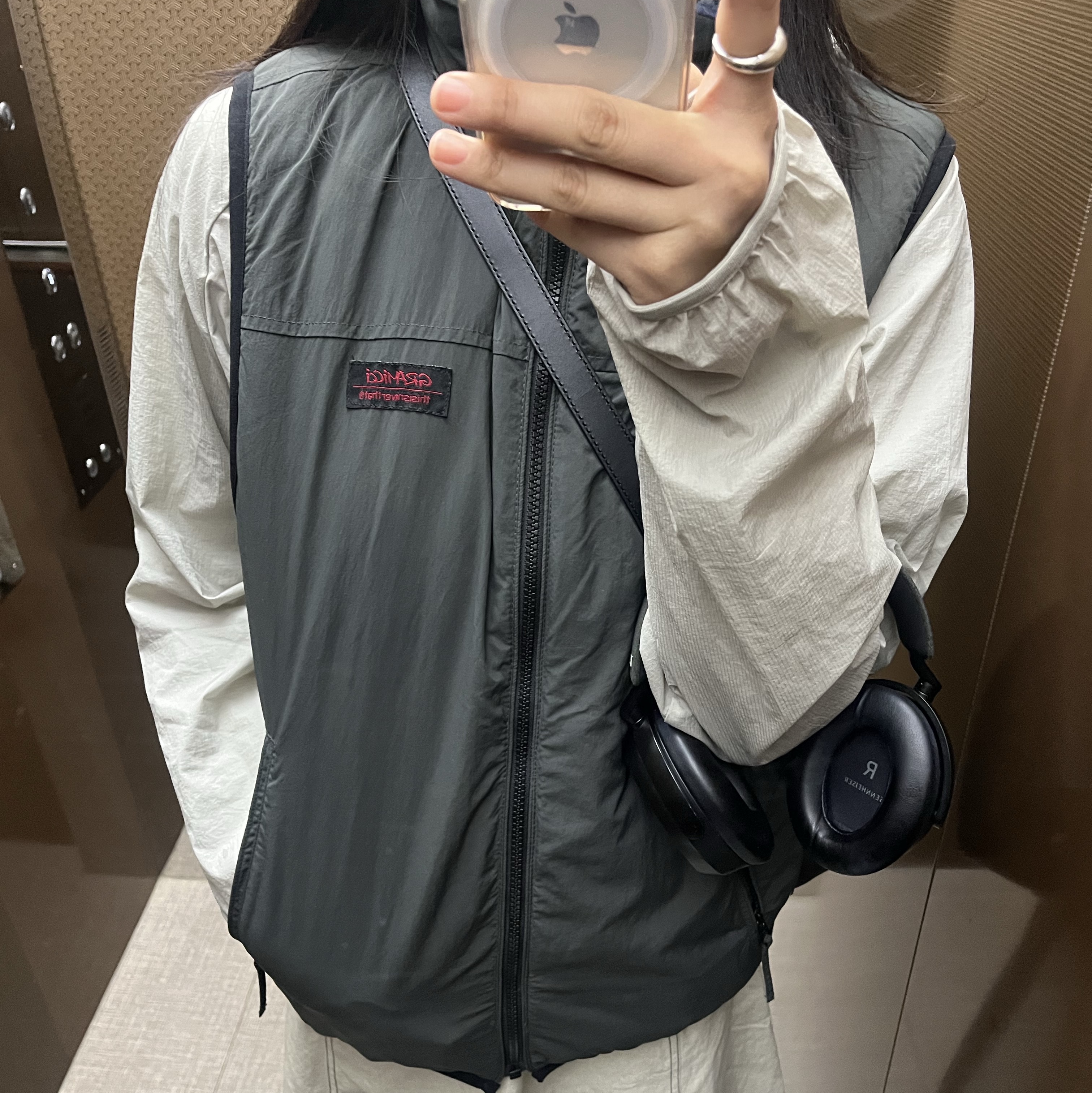 Thisisneverthat x Gramicci Reversible Fleece Vest Multi, Sansan Gear Backpack Jacket Light Grey - 24SS 착용 스타일 - 2