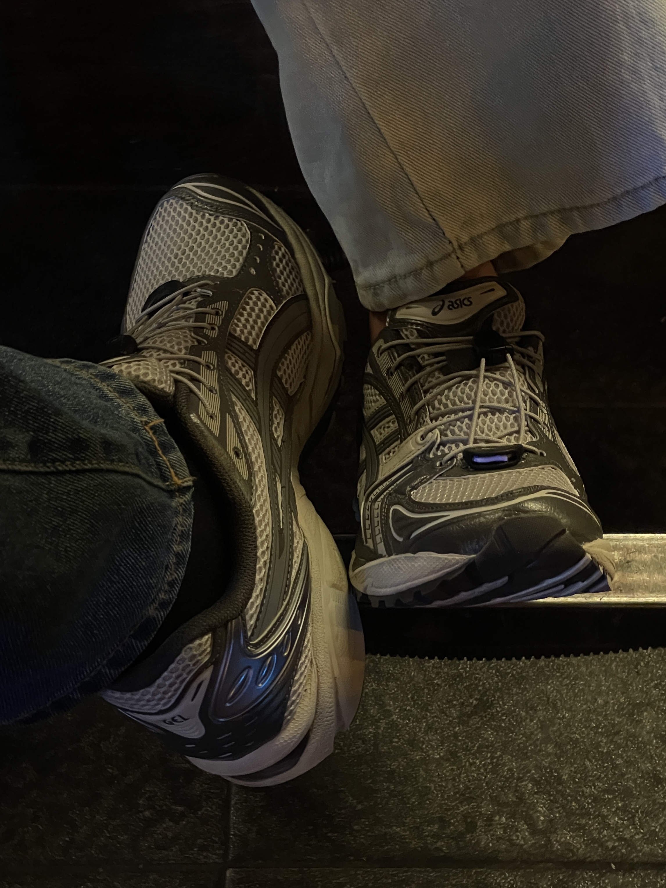 Asics Unlimited Gel-Kayano 14 Oyster Grey Clay Grey 착용 스타일