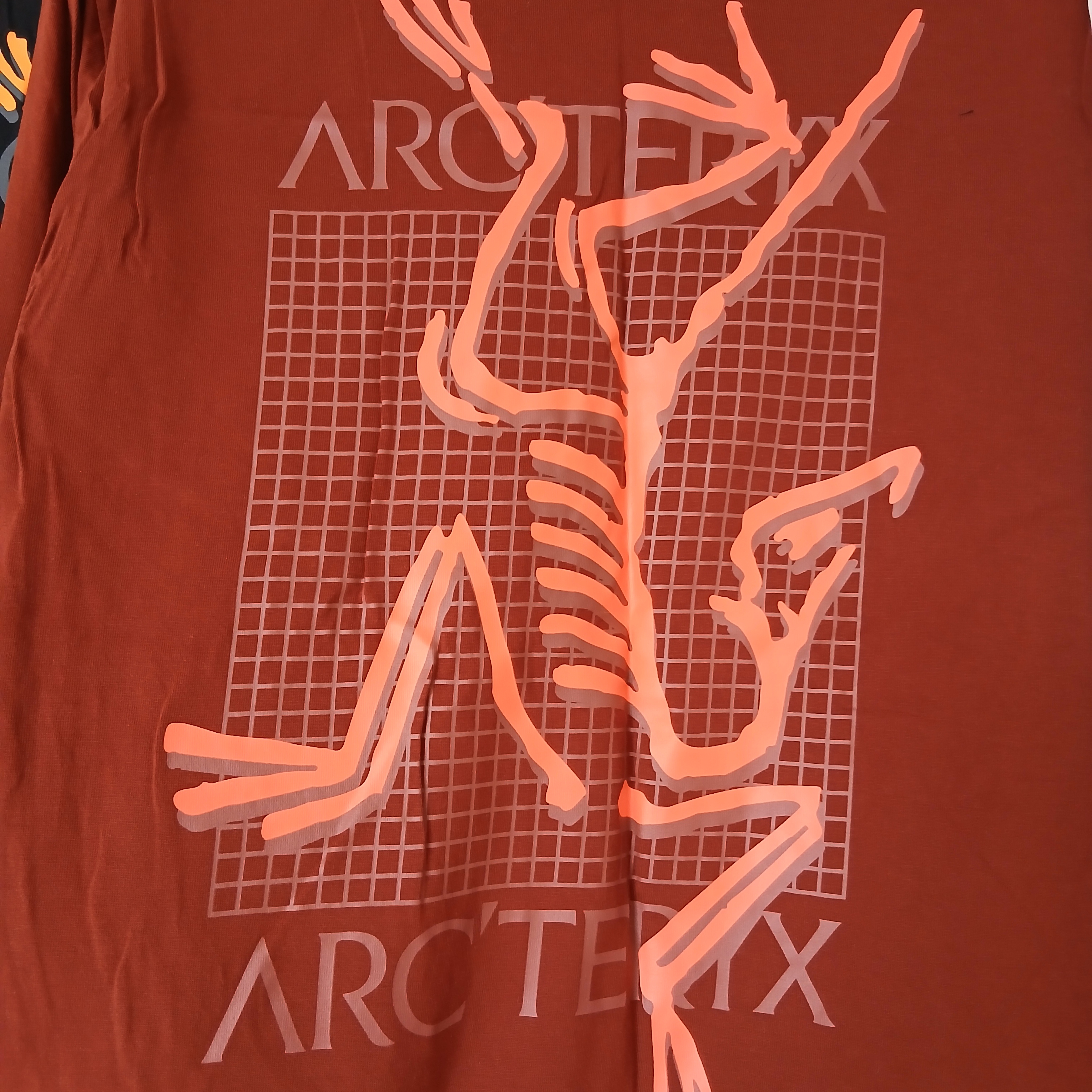 Arc'teryx Arc'Multi Bird Logo LS T-Shirt White Light, Arc'teryx Arc'Multi Bird Logo LS T-Shirt Black 착용 스타일 - 5