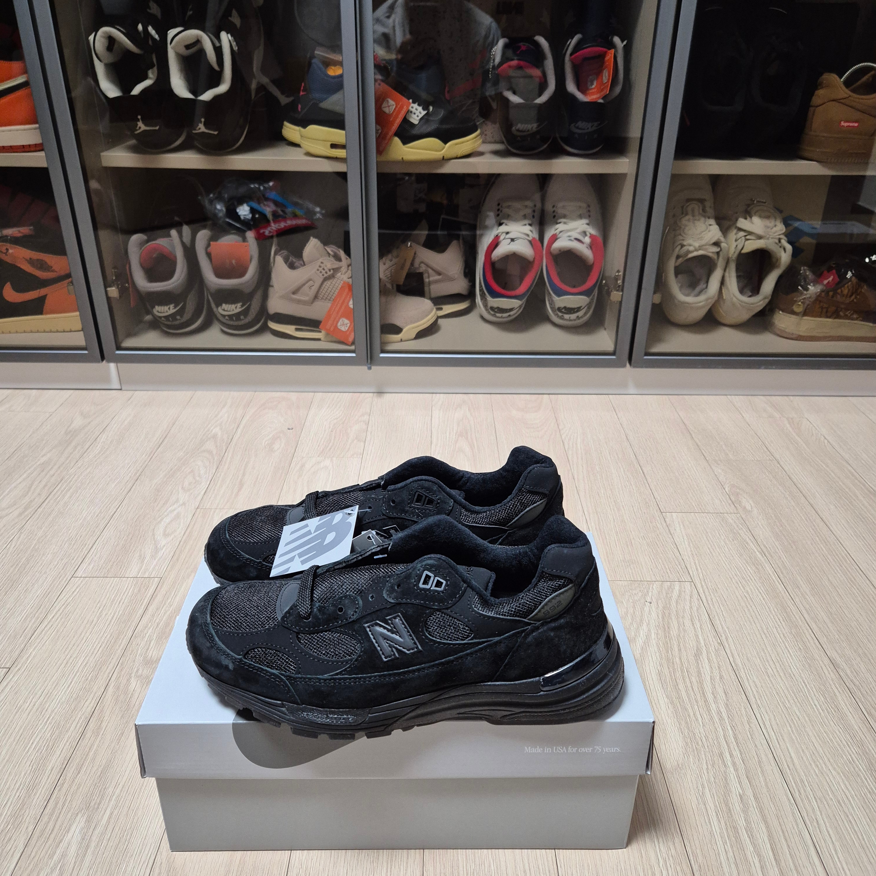New Balance 992 Made in USA Triple Black 착용 스타일 - 1