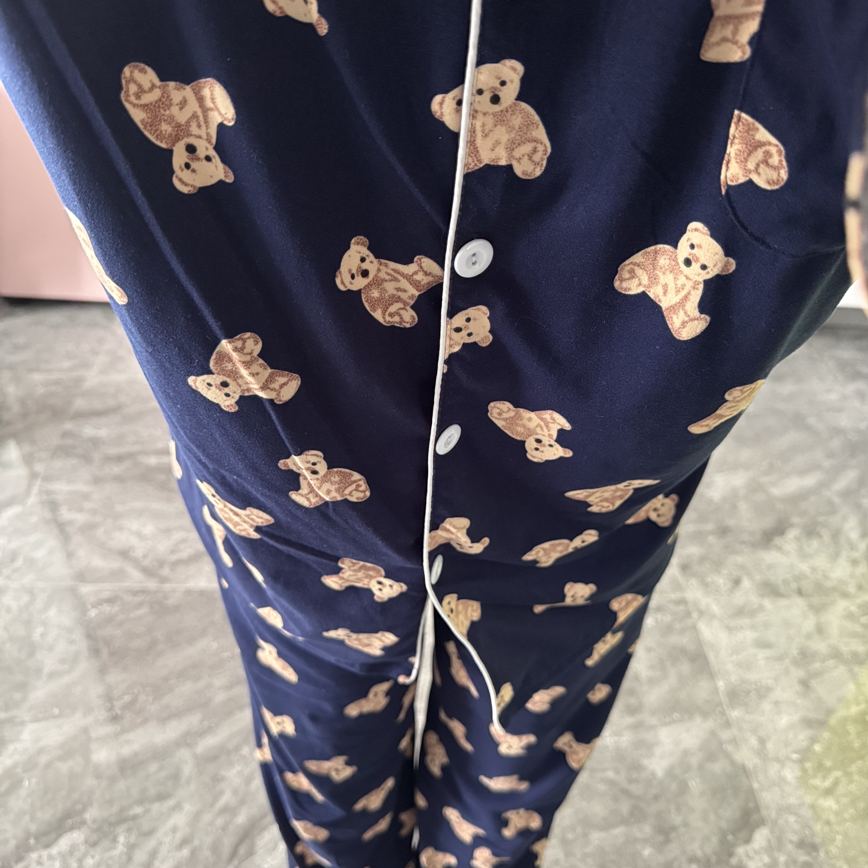[3% 적립] Aone Unisex Peach Fleece Teddy Bear Collar Longsleeve Pajama Set Navy 착용 스타일 - 2