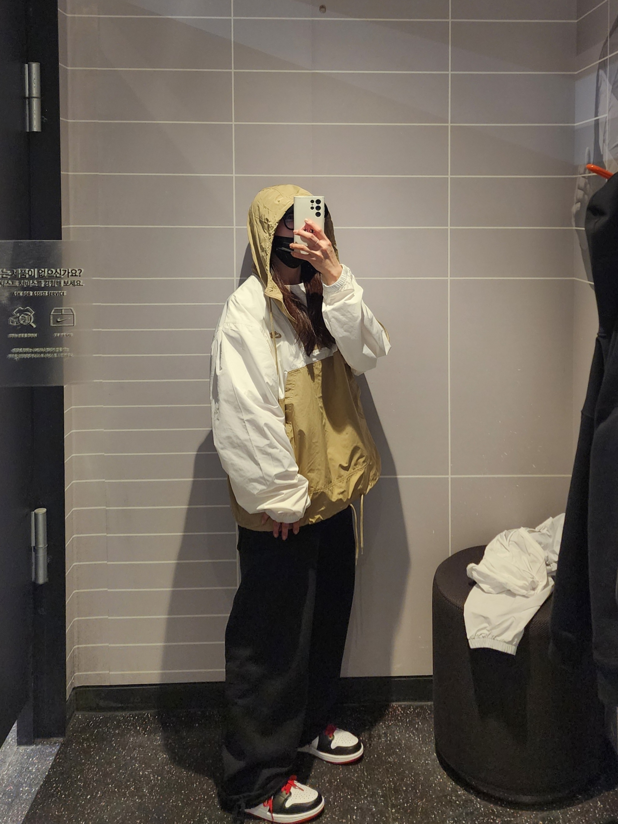 Nike Club Marina Anorak Jacket Sail Parachute Beige - Asia, Nike NSW Swoosh Open Hem Fleece Pants Black - Asia 착용 스타일
