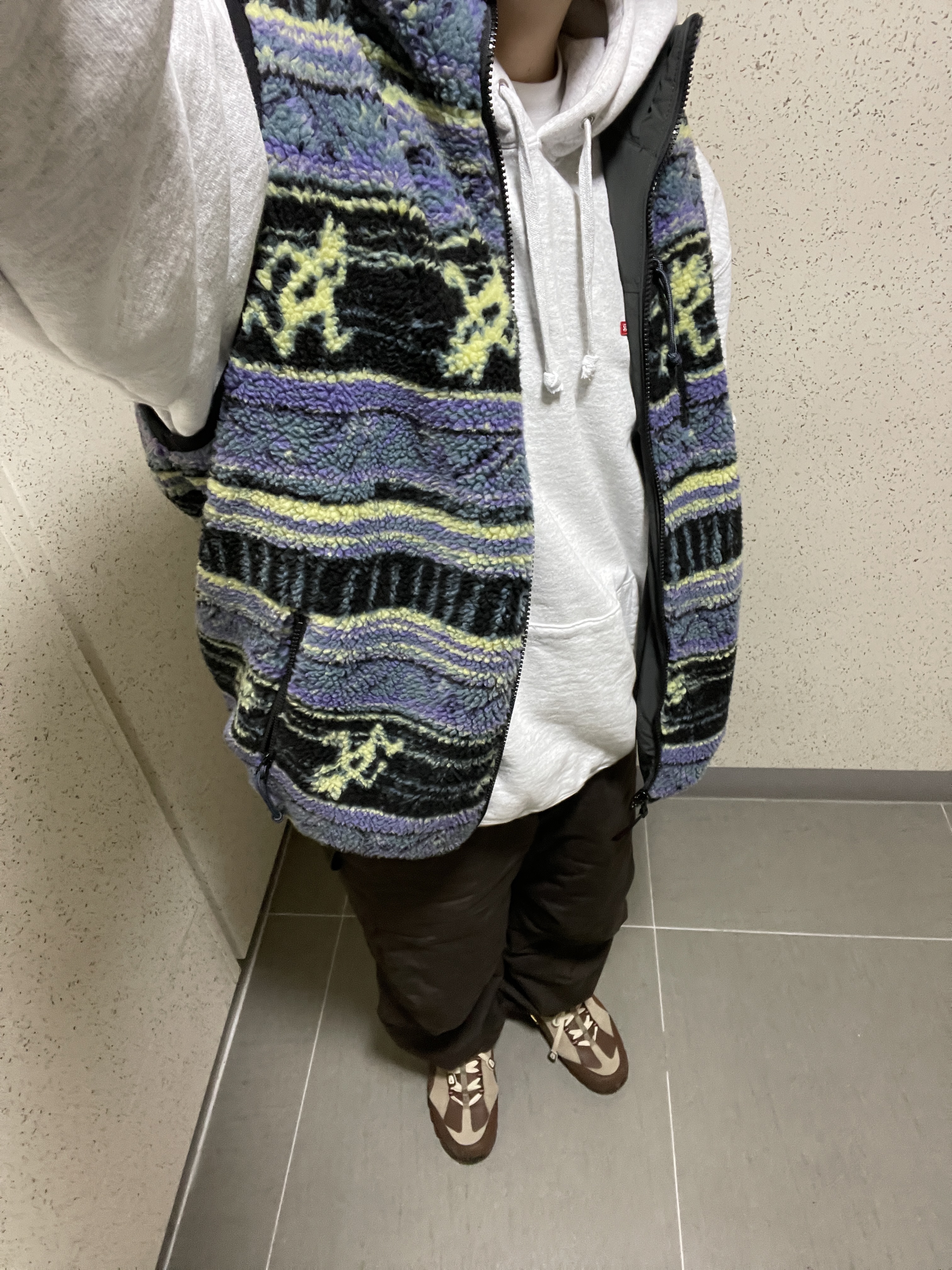 Thisisneverthat x Gramicci Reversible Fleece Vest Multi, Nike x Jacquemus Air Humara LX Ale Brown and Gold 착용 스타일 - 2