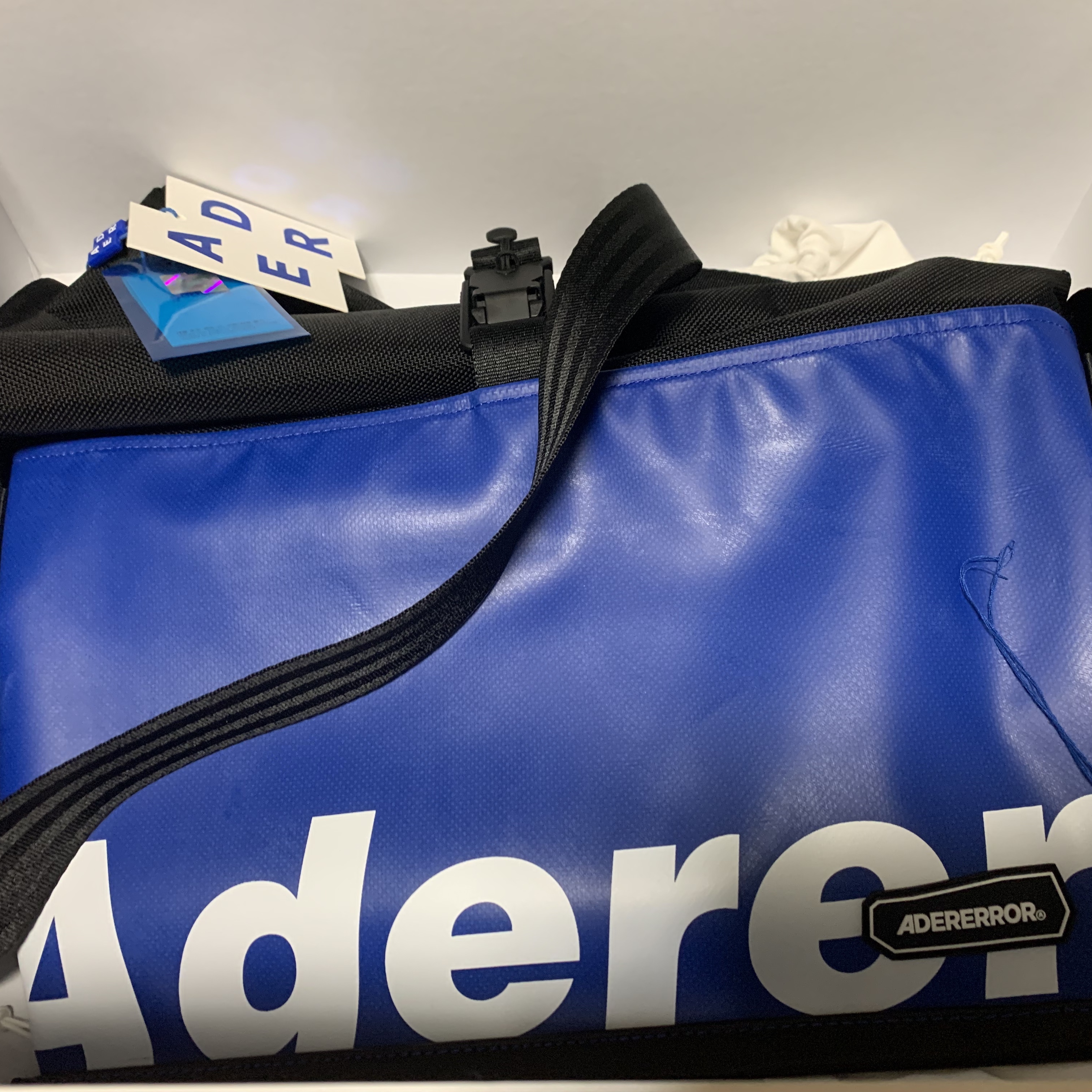 Ader Error Trace Roll Bag Blue 착용 스타일