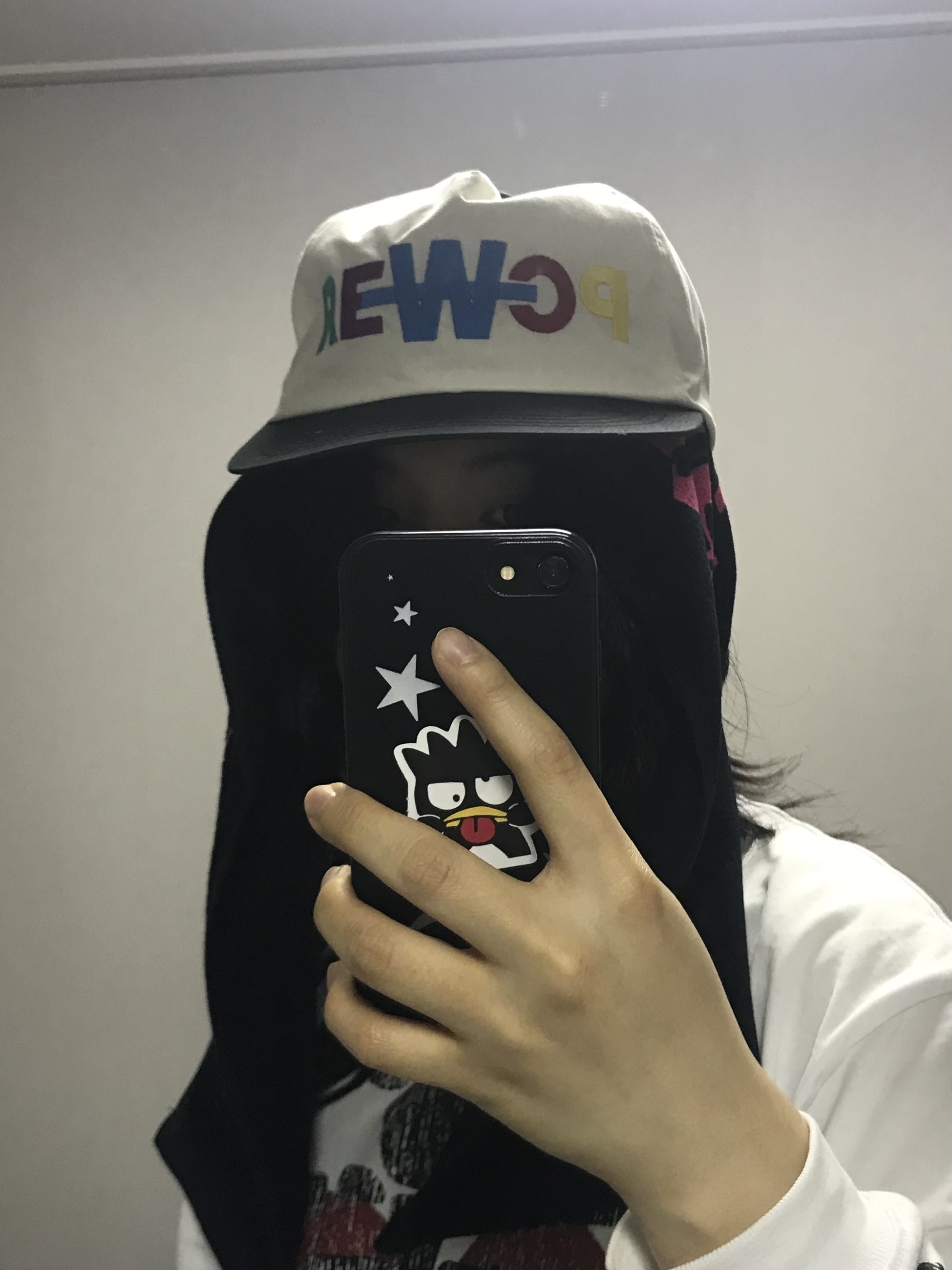 G-DRAGON Power Ball Cap White, G-DRAGON Ubermensch Slogan Towel Pink 착용 스타일 - 2