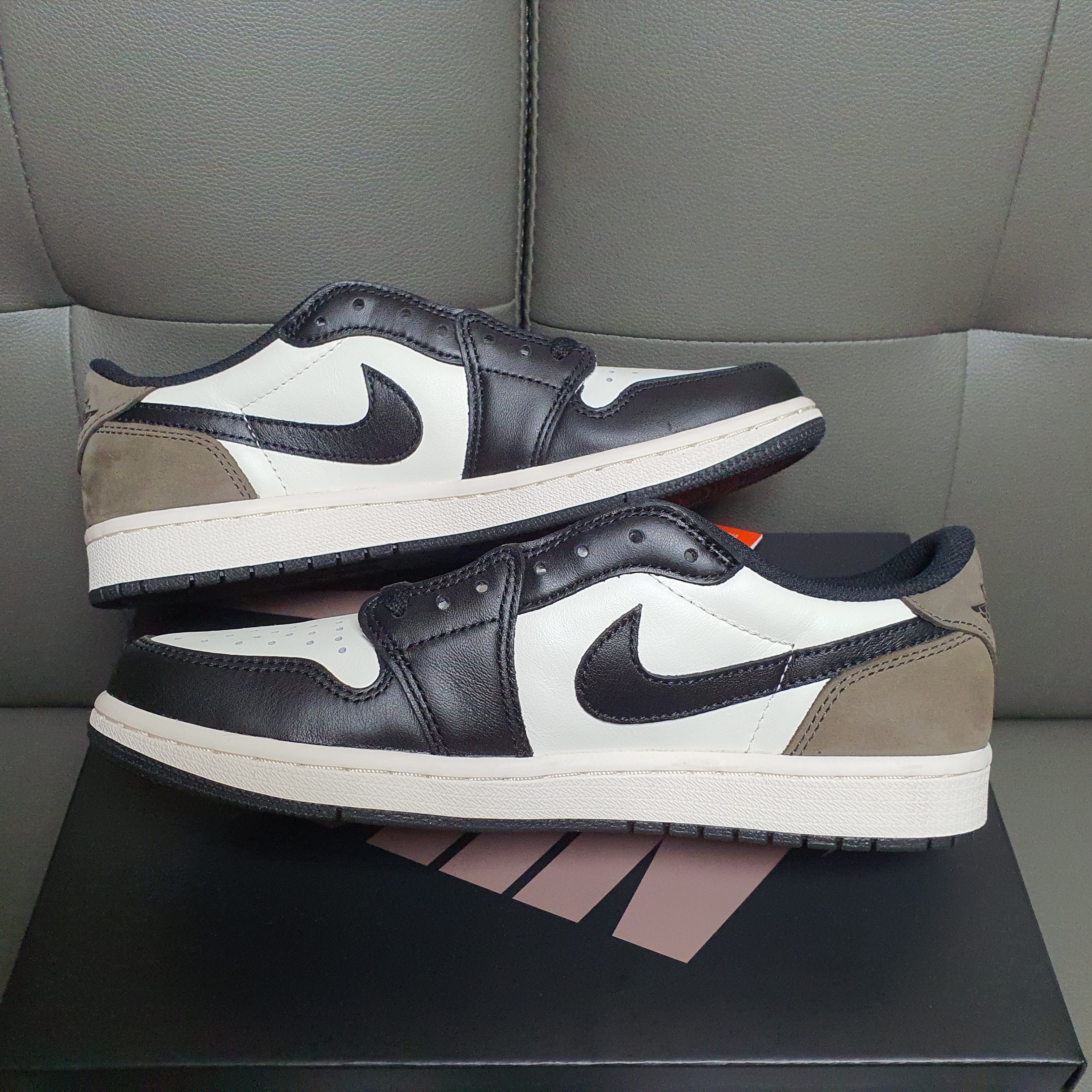 Jordan 1 Retro Low OG Mocha 착용 스타일