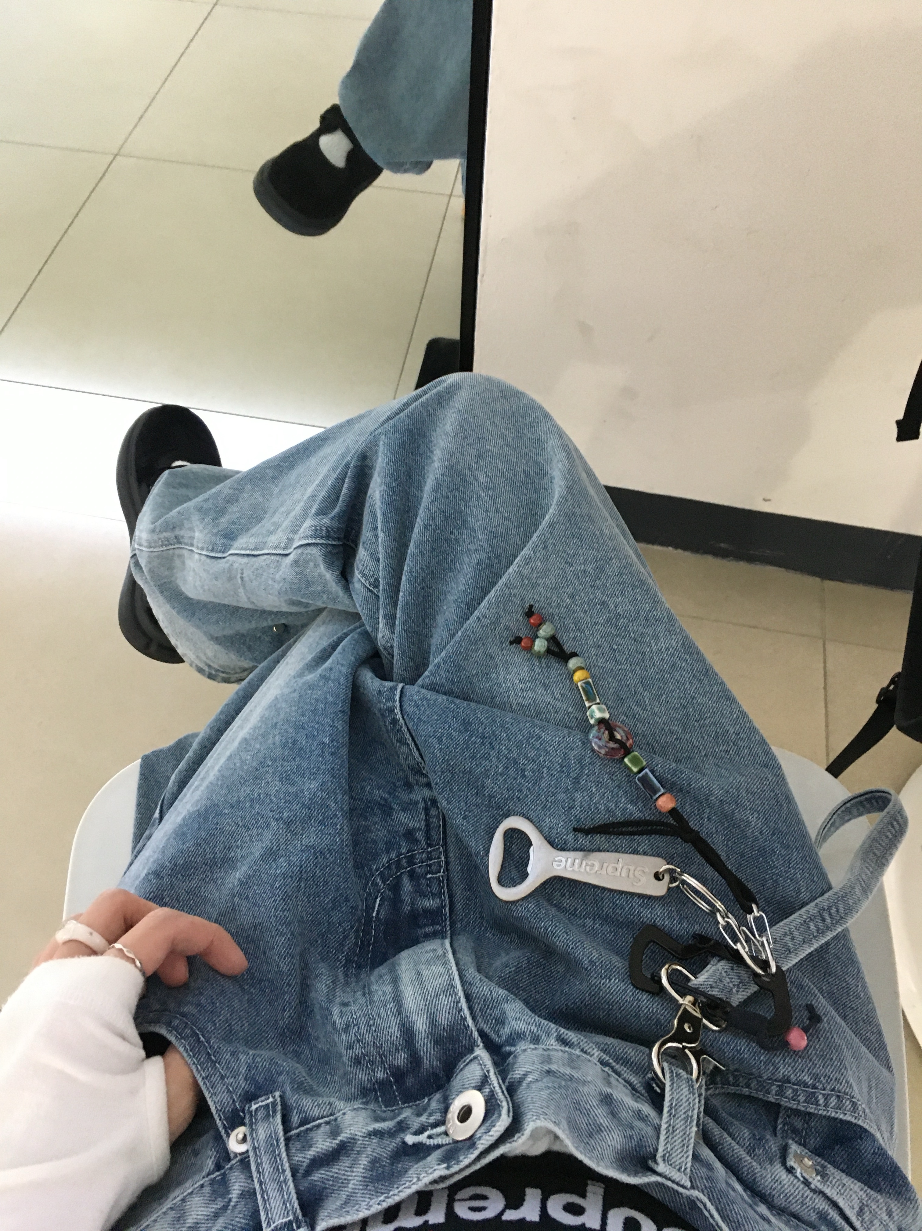 (W) Bohemian Seoul Hood Button Warmer T-Shirt Ivory, Apple Watch SE 2024 40mm Midnight Aluminium Case with Sport Band S/M Midnight (Korean Ver.) 착용 스타일 - 2