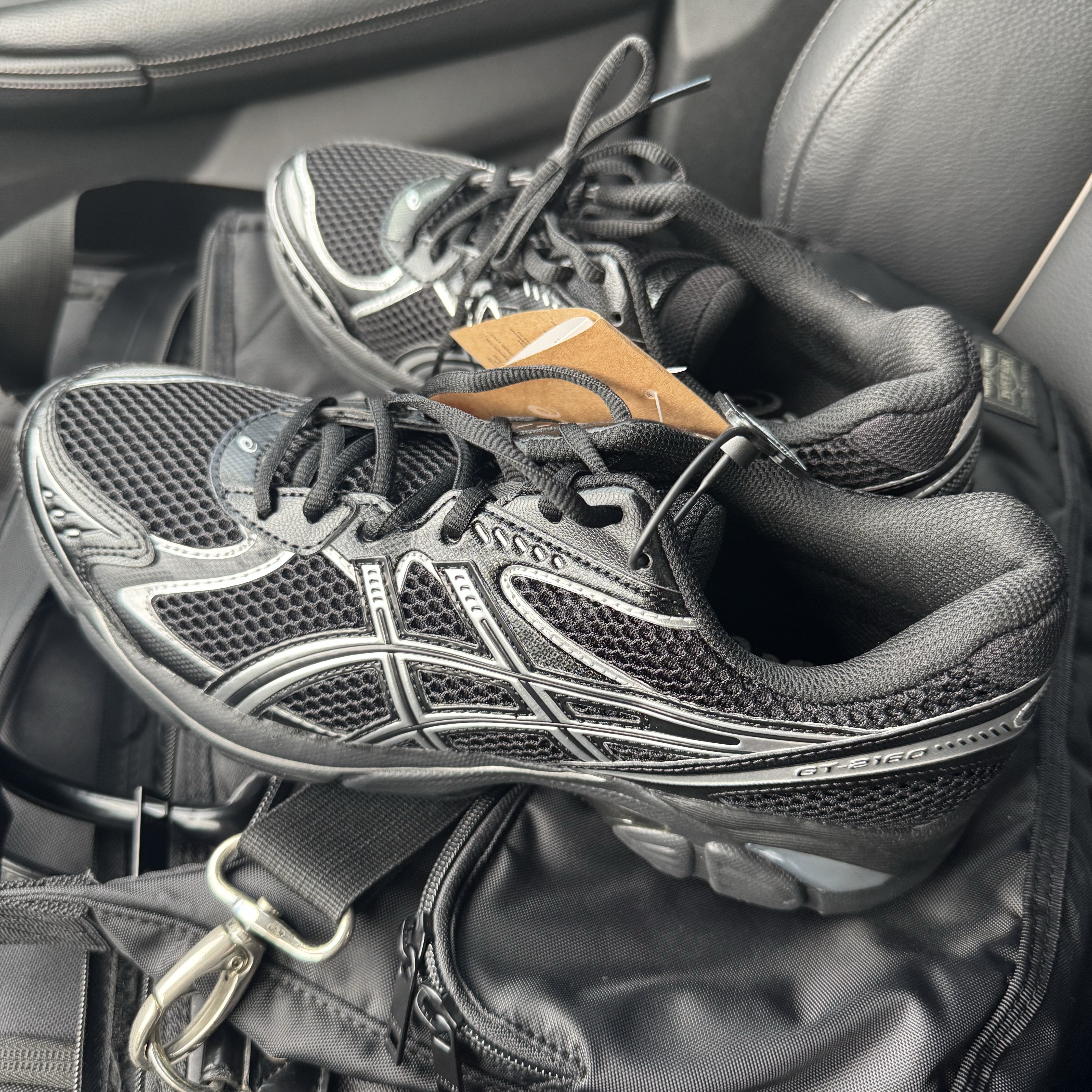 Asics GT-2160 Black Pure Silver 착용 스타일 - 1