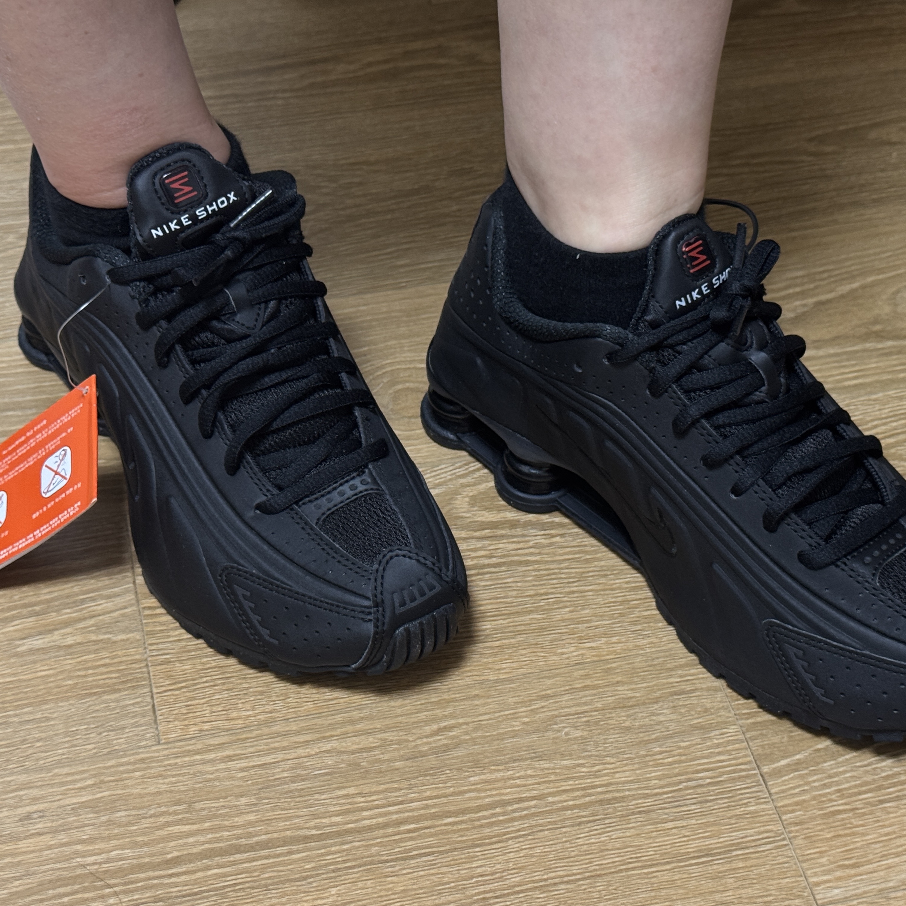 (W) Nike Shox R4 Black 착용 스타일