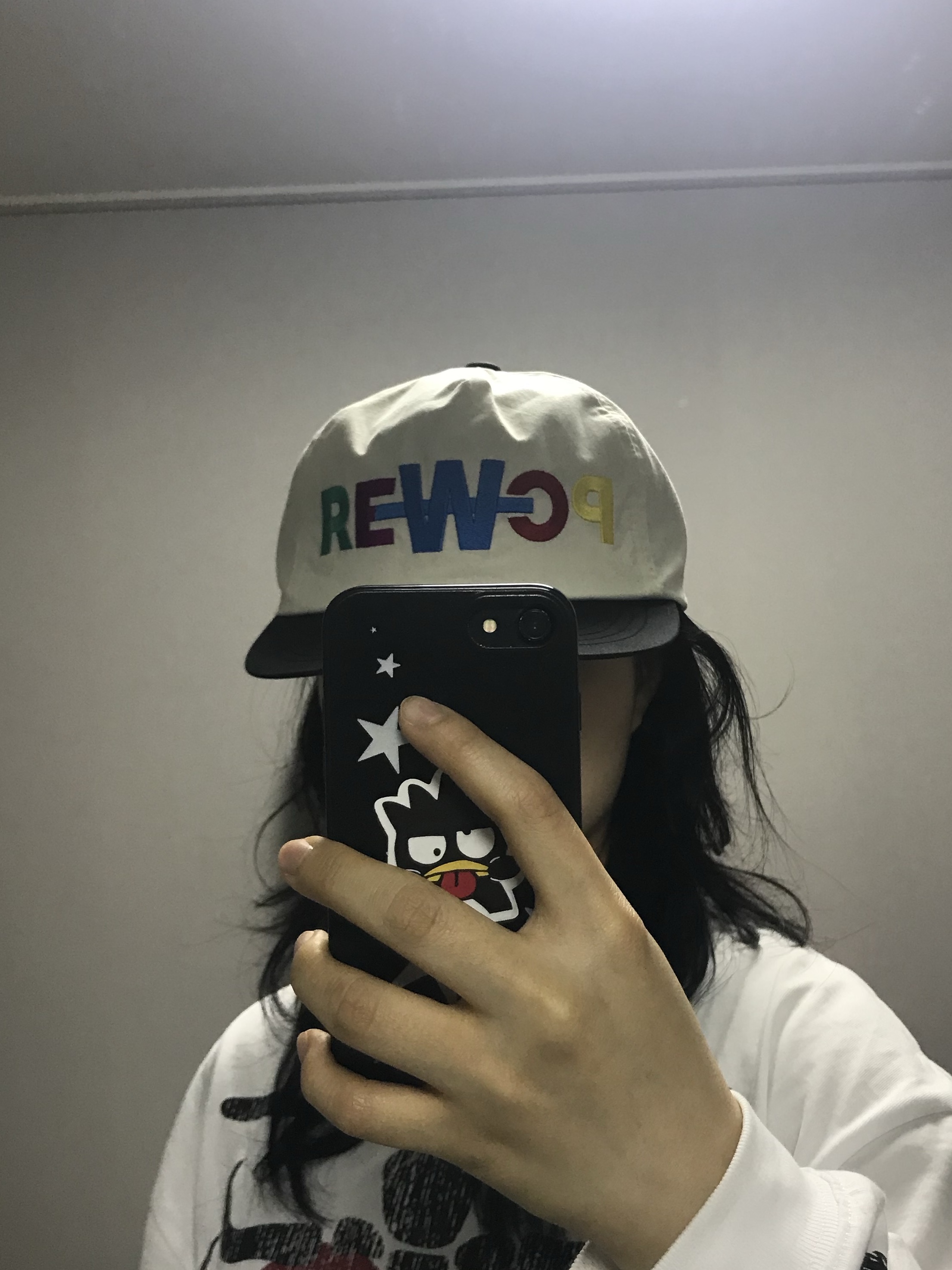 G-DRAGON Power Ball Cap White, G-DRAGON Ubermensch Slogan Towel Pink 착용 스타일 - 3