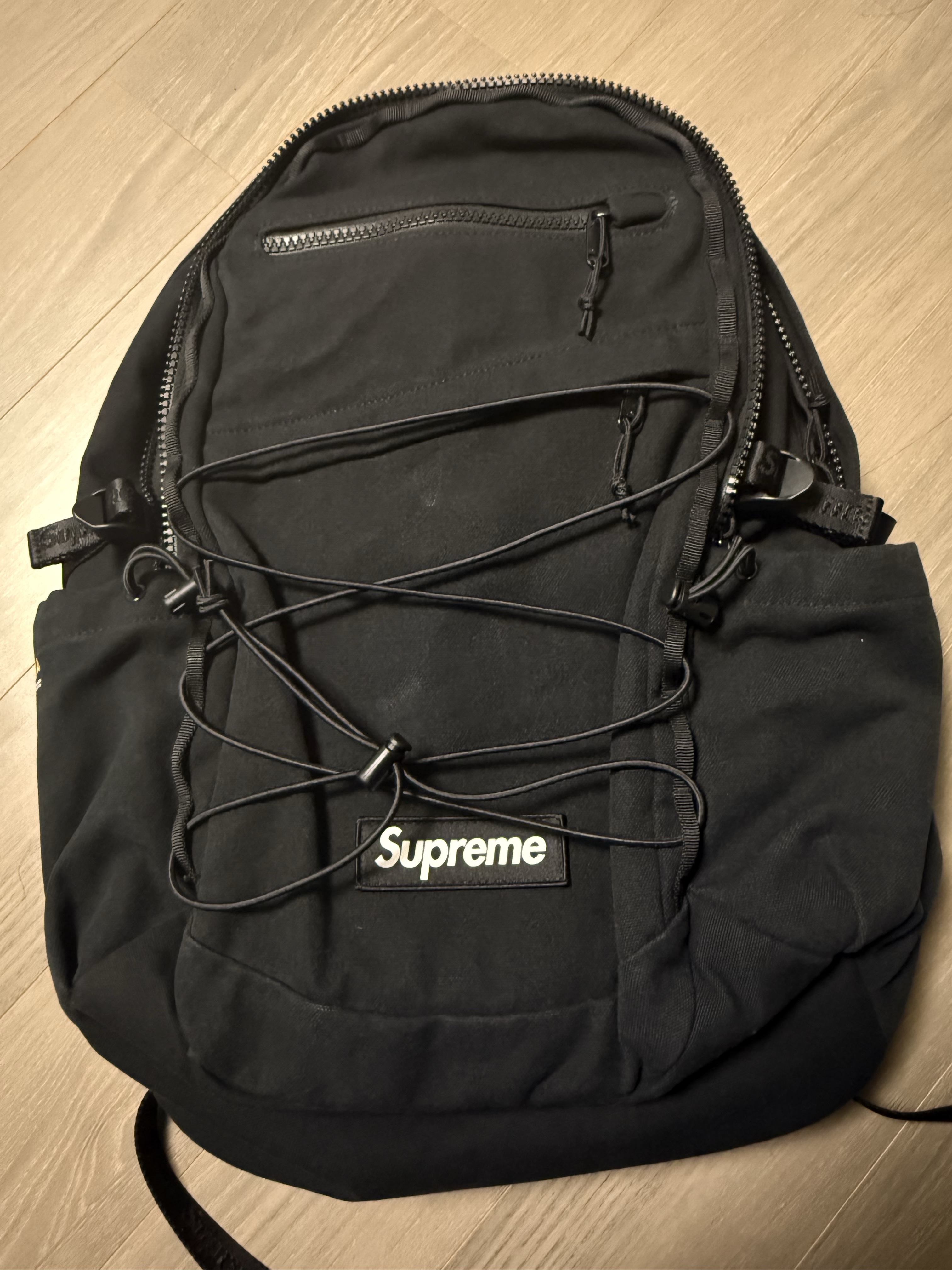 Supreme Backpack Black - 25SS 착용 스타일