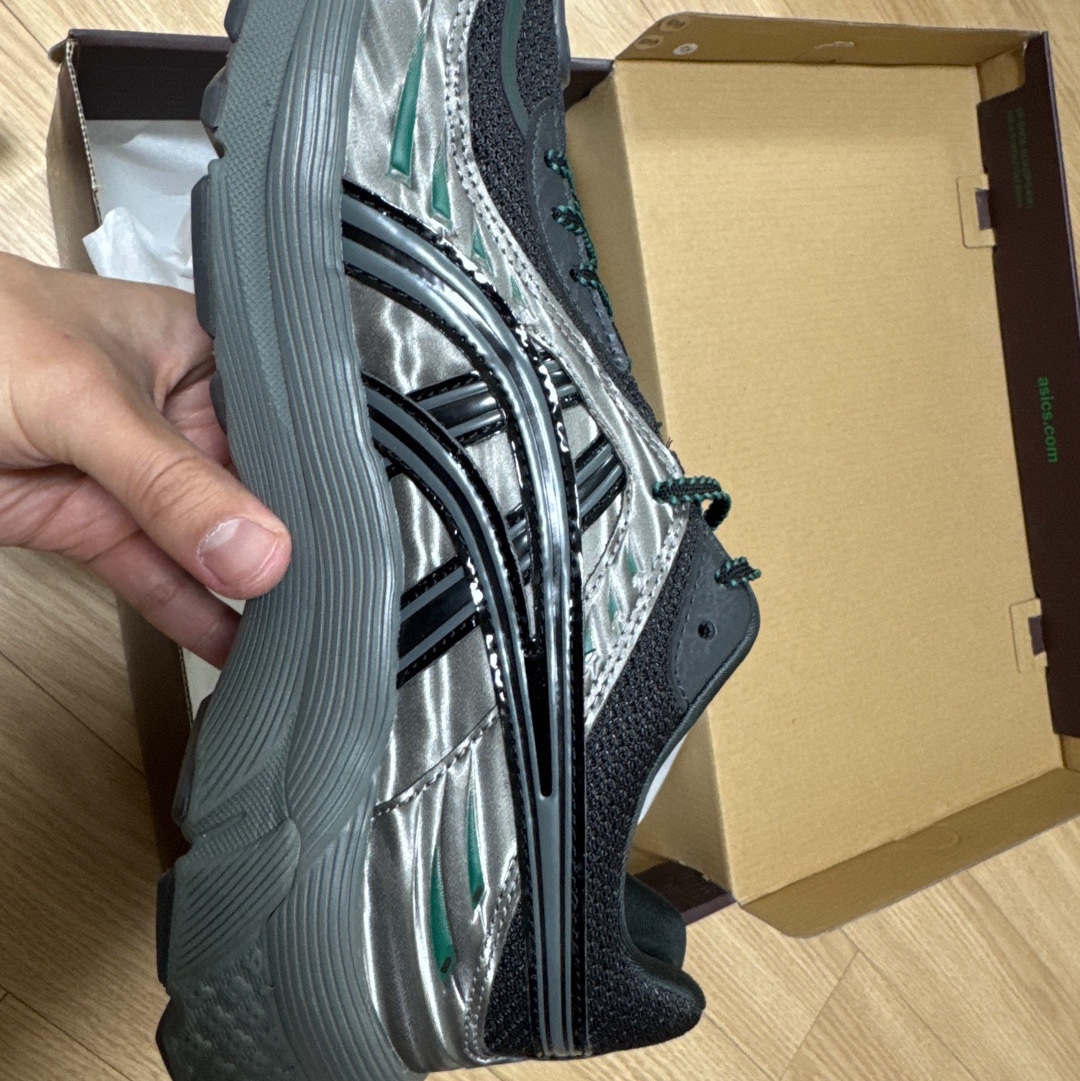 (W) Asics x Kiko Kostadinov Gel-Flammae Grey Black 착용 스타일 - 1