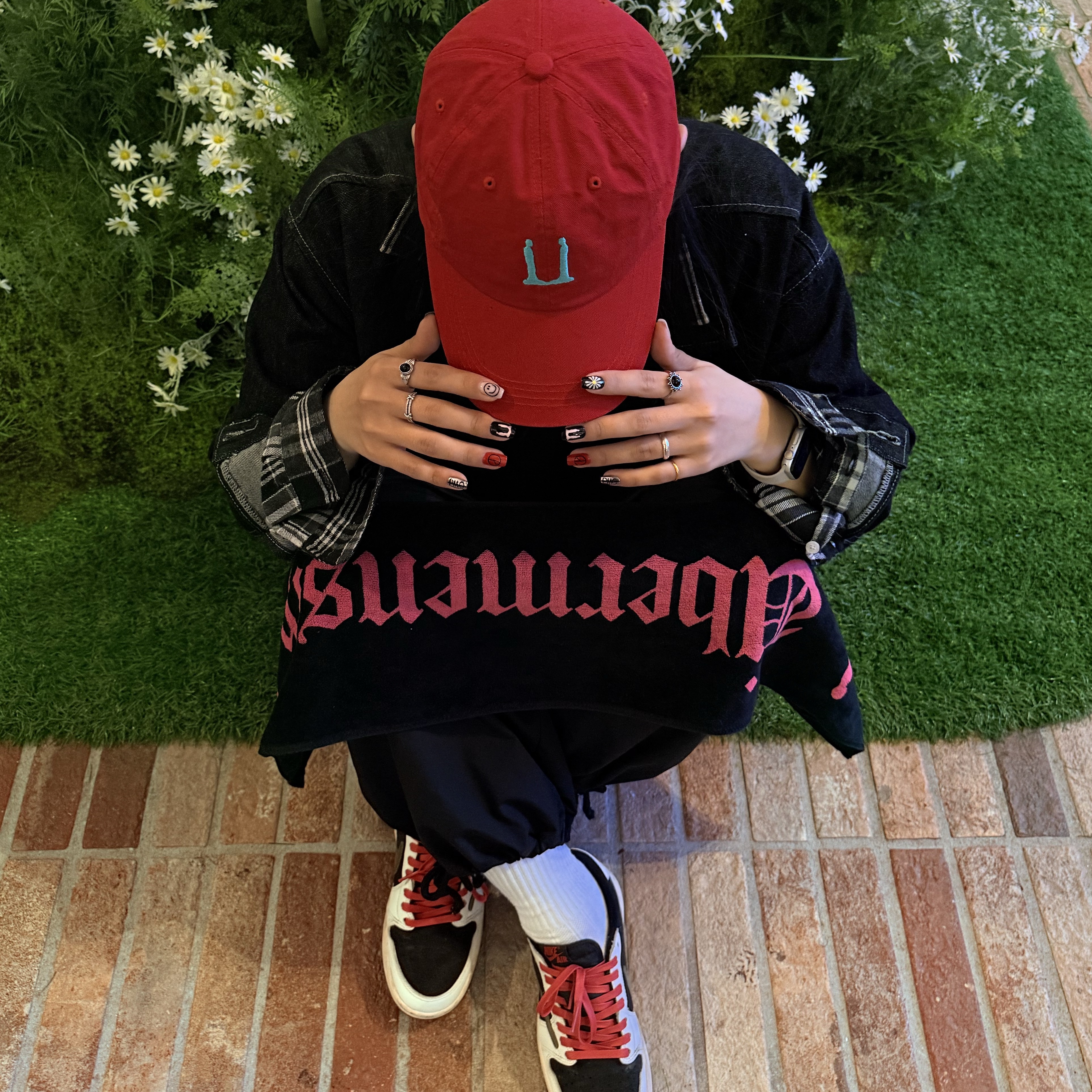 (W) Jordan 1 x Travis Scott Retro Low OG SP Medium Olive, G-DRAGON Ubermensch Cap Red 착용 스타일