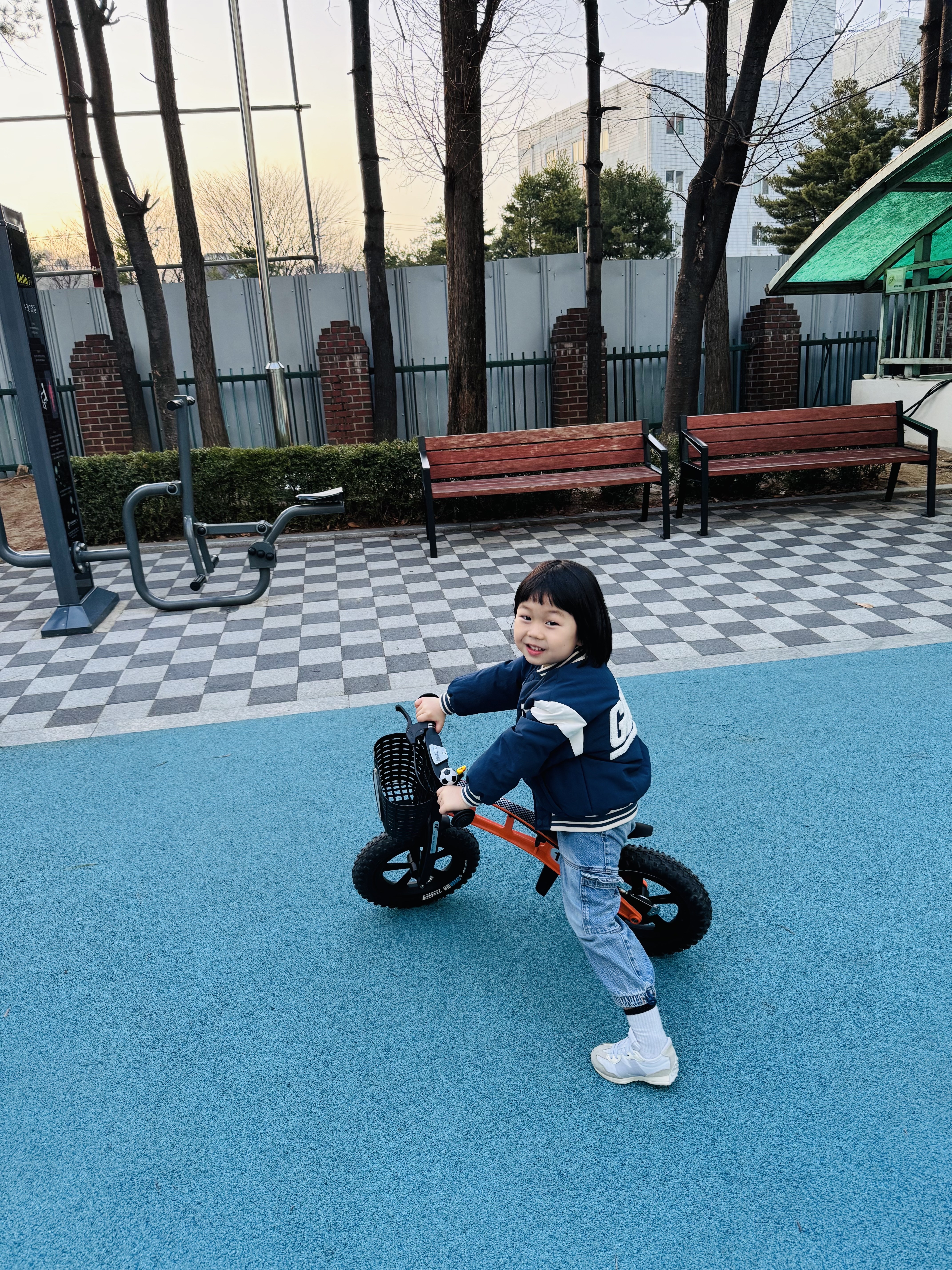 (TD) New Balance 327 Moonbeam - W Wide 착용 스타일 - 7