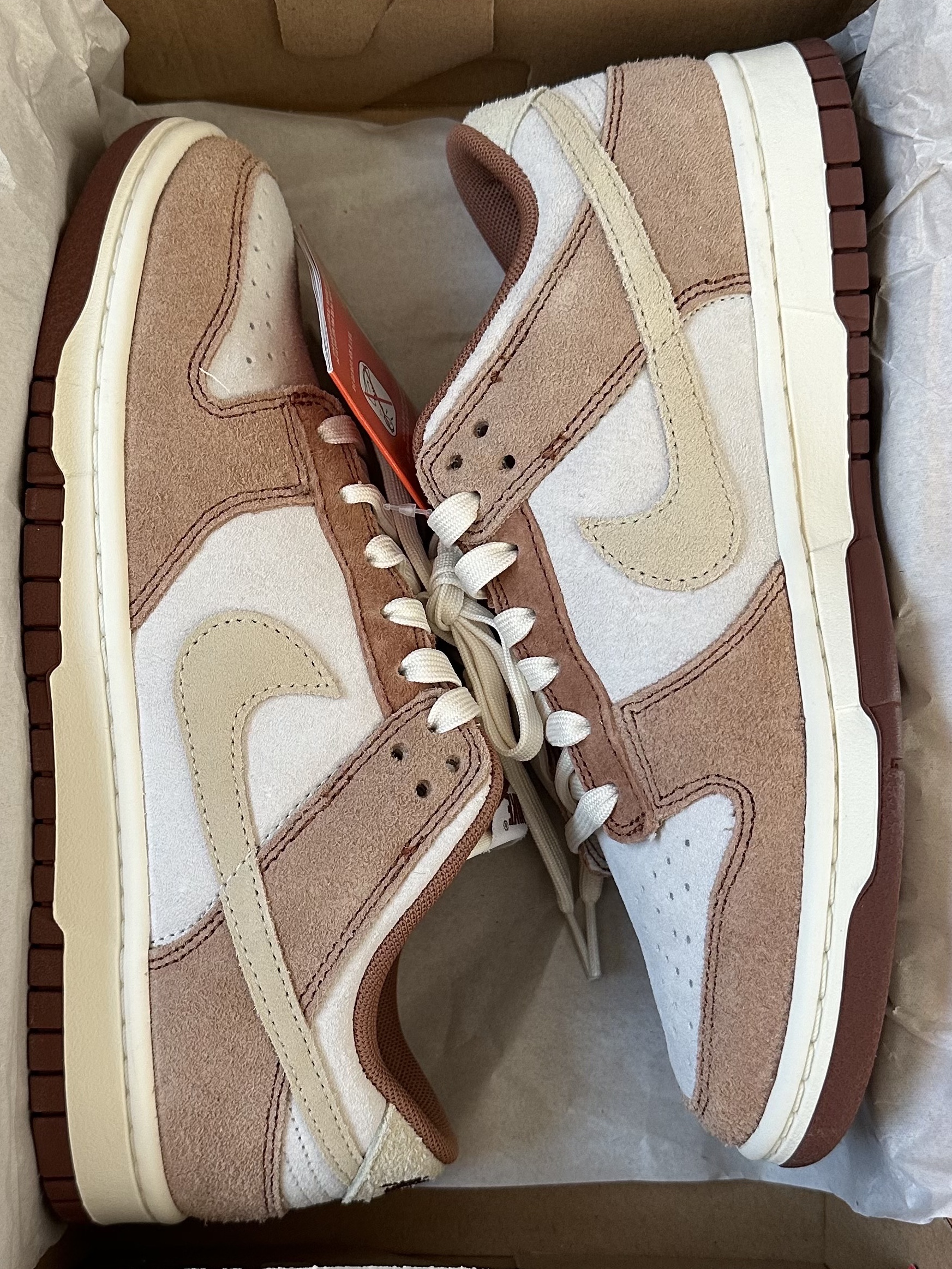 Nike Dunk Low Pro Premium Medium Curry 착용 스타일 - 1