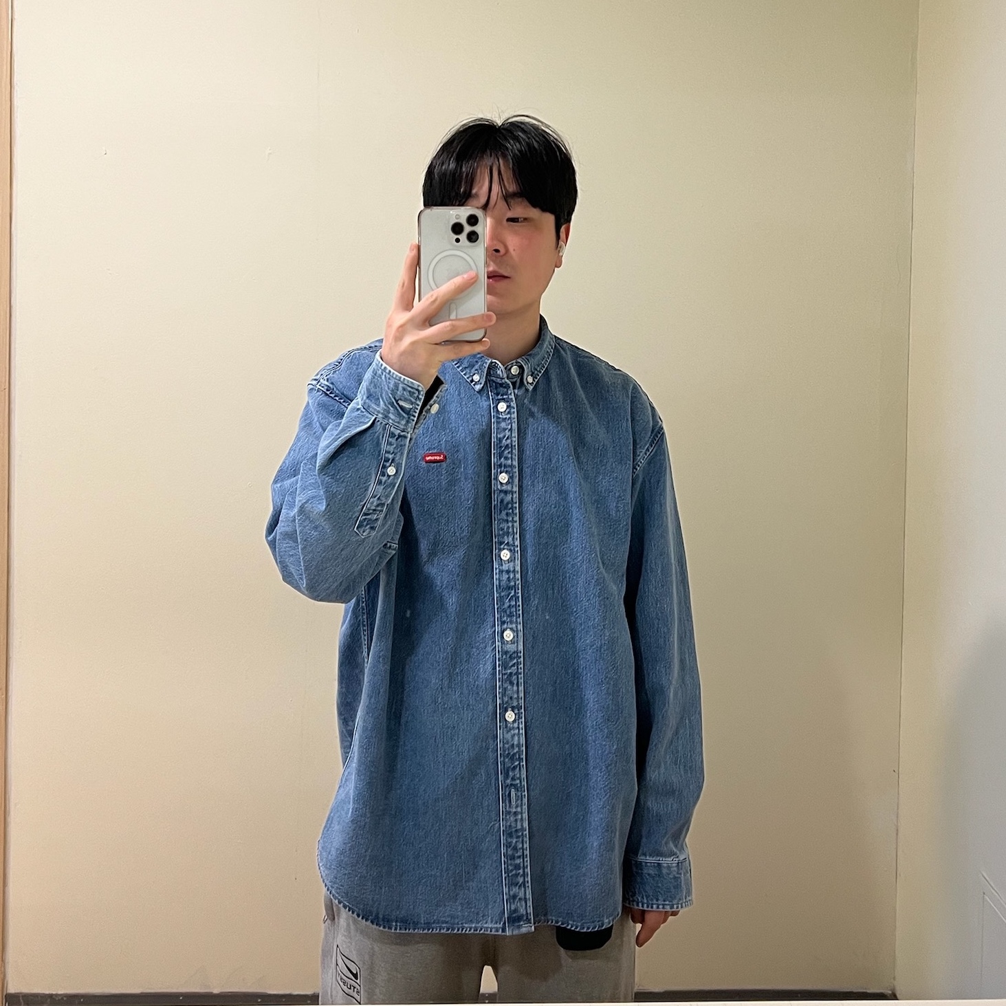 Supreme Small Box Denim Shirt Washed Indigo - 25SS 착용 스타일 - 1