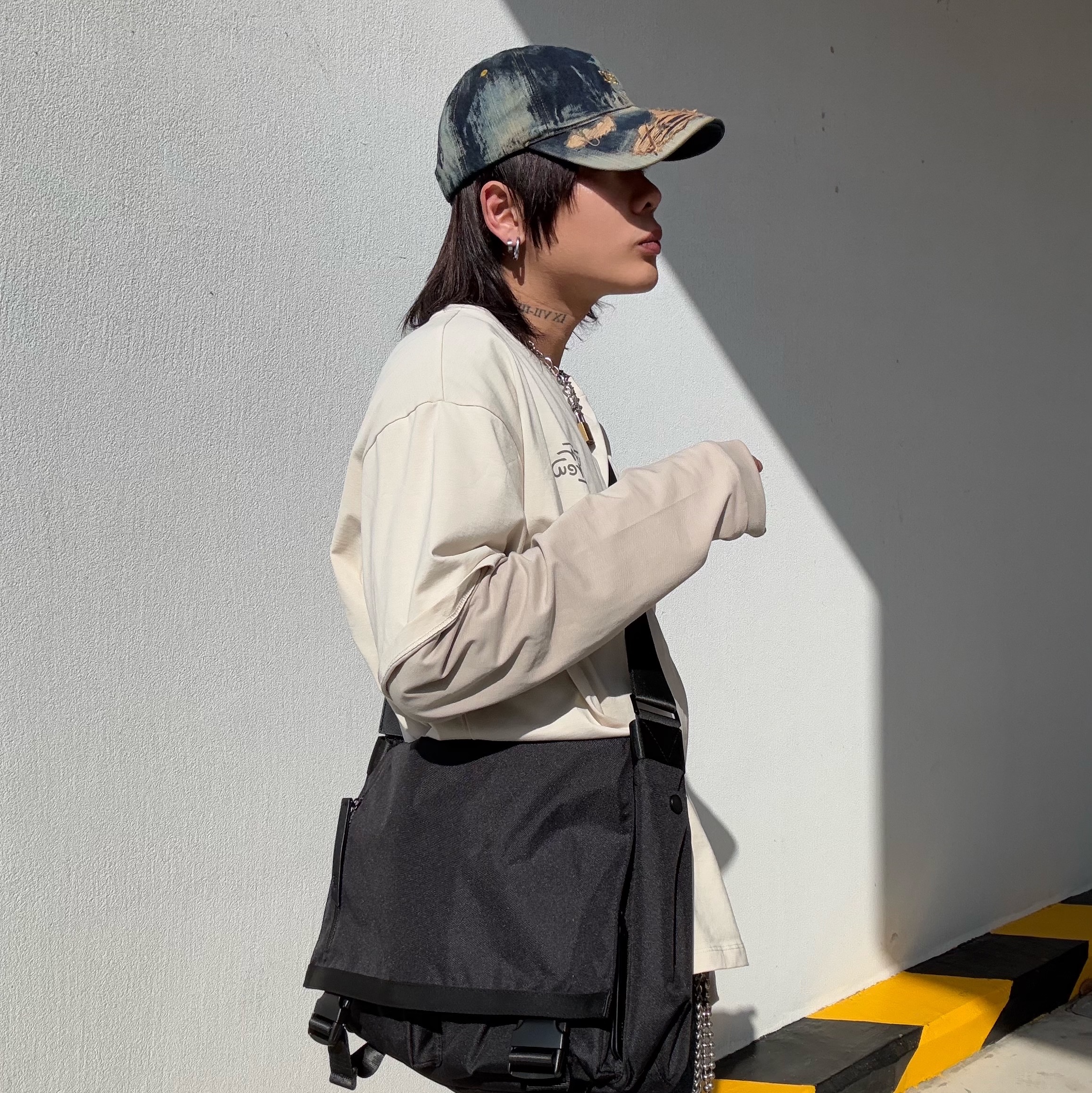 PACOSPLY Garage Denim Cap Navy, Balenciaga 10XL Sneakers White Grey Silver Black 착용 스타일 - 2