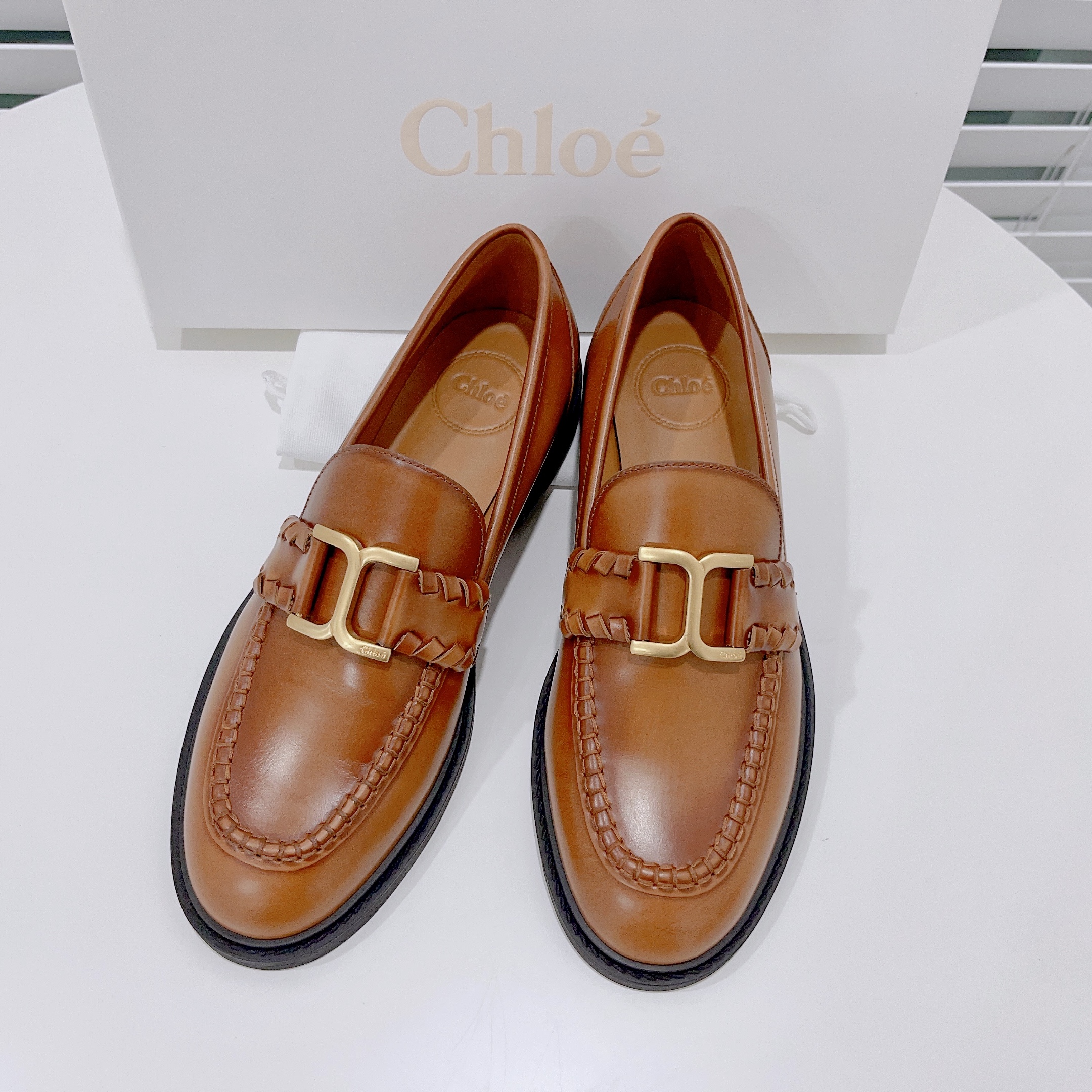 (W) Chloe Marcie Brushed Calfskin Loafer Tan 착용 스타일