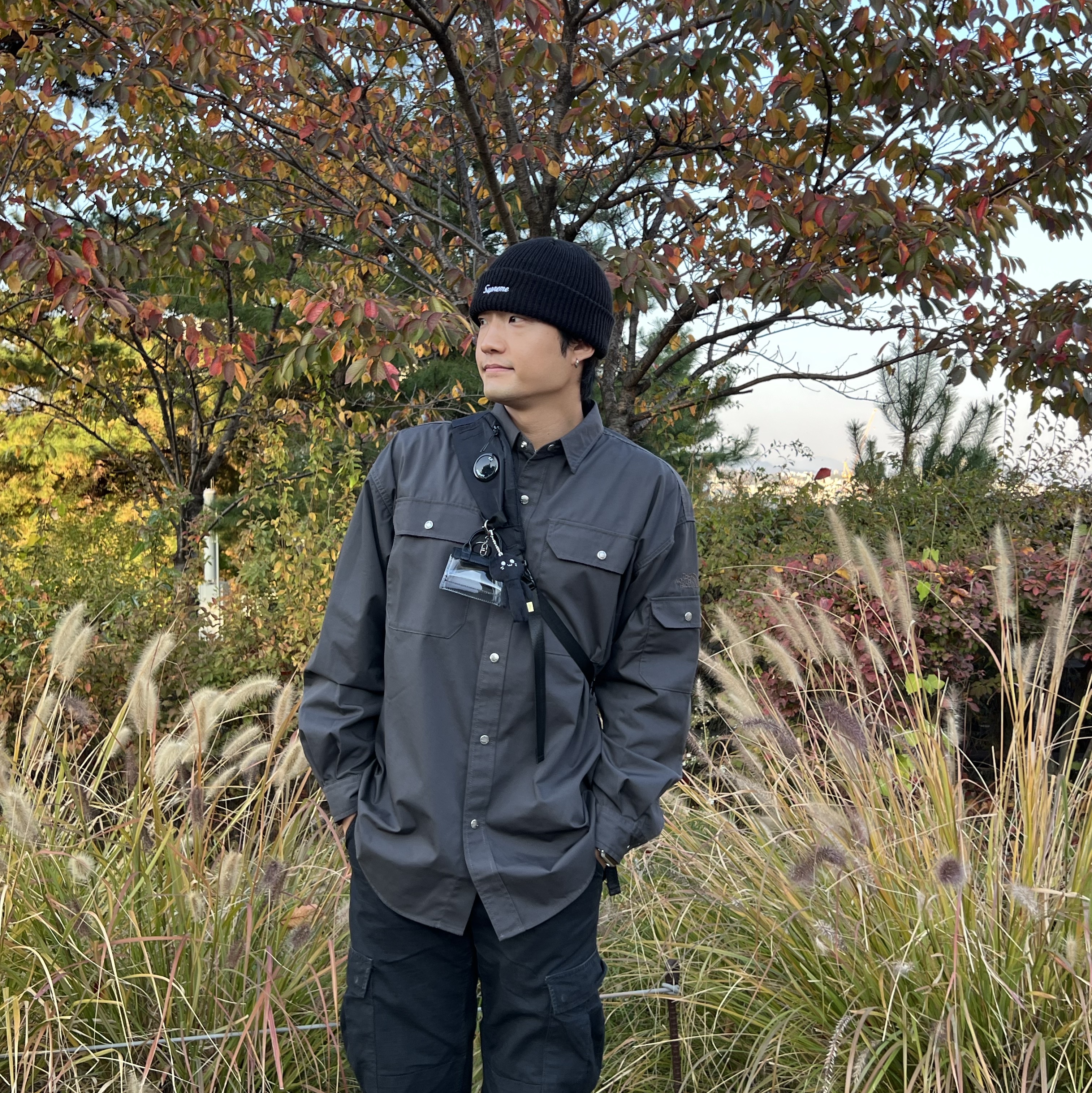 Supreme Overdyed Beanie Black, C.P. Company Nylon B Crossbody Rucksack Black - 22FW 착용 스타일 - 1