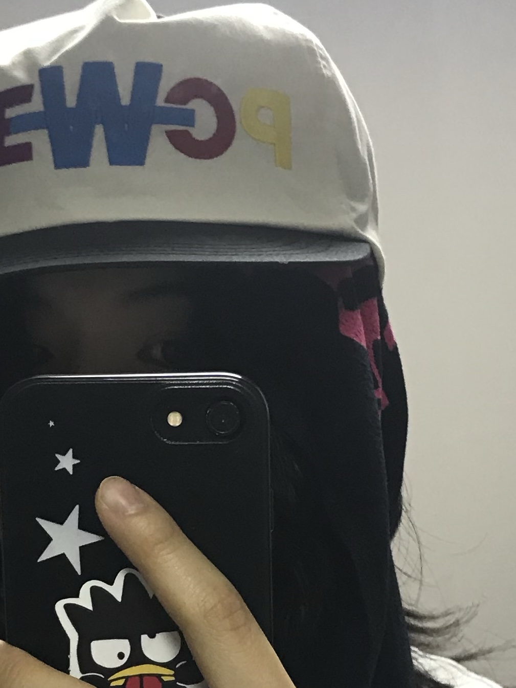 G-DRAGON Power Ball Cap White, G-DRAGON Ubermensch Slogan Towel Pink 착용 스타일 - 1