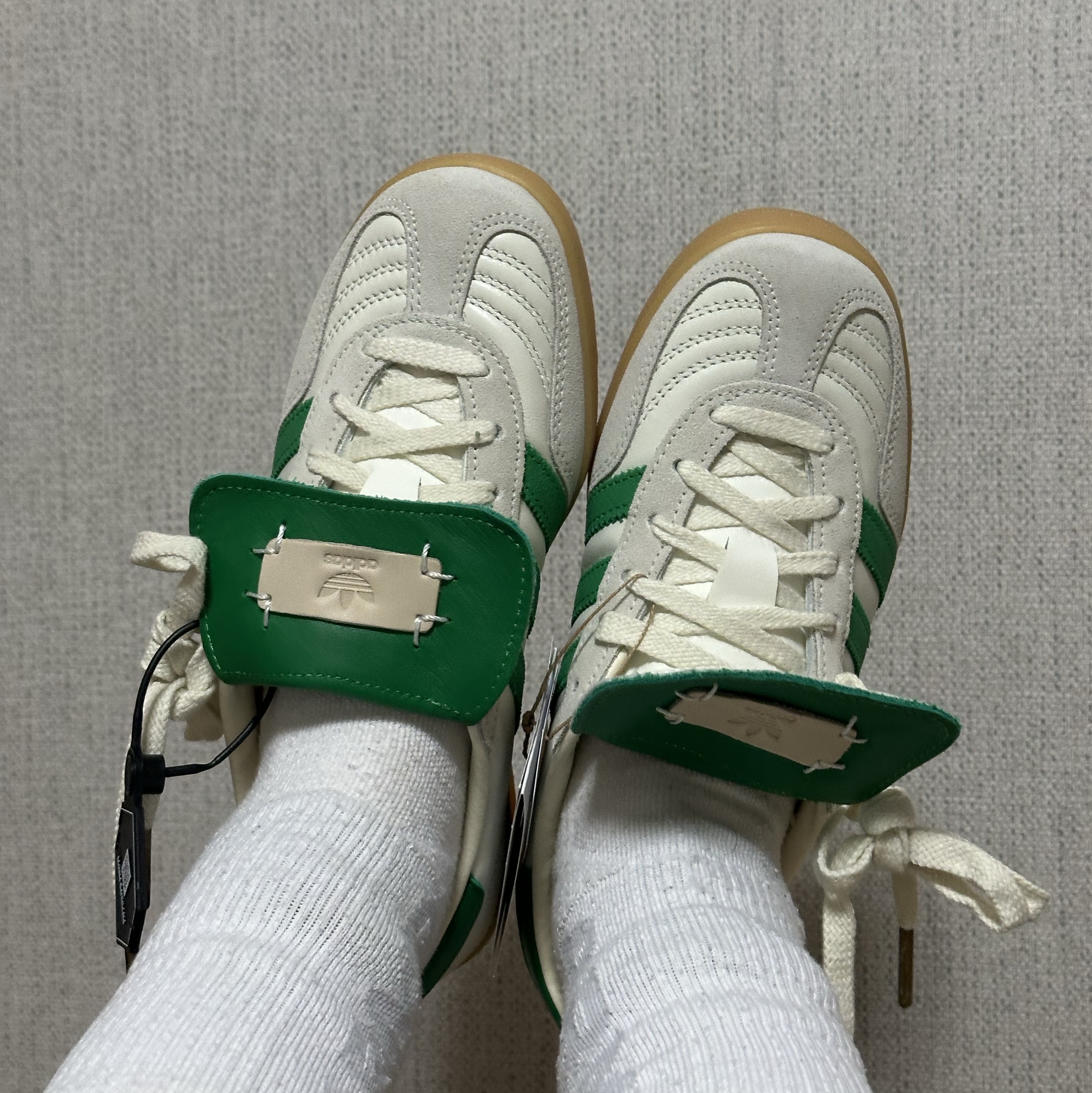 Adidas x Foot Industry Gazelle Indoor Off White Green 착용 스타일 - 1