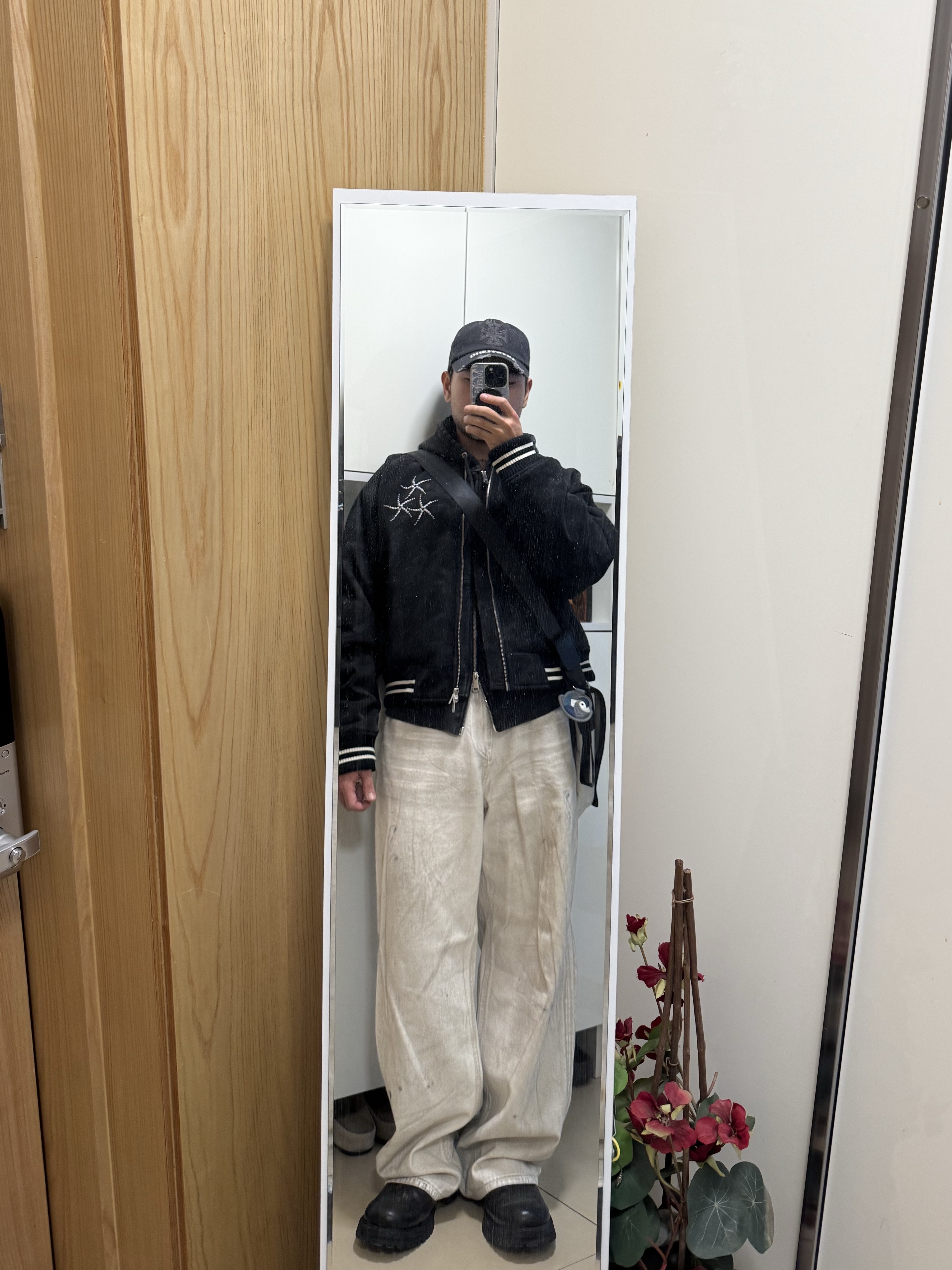 ETCE Cross Destroyed Cap Black 착용 스타일