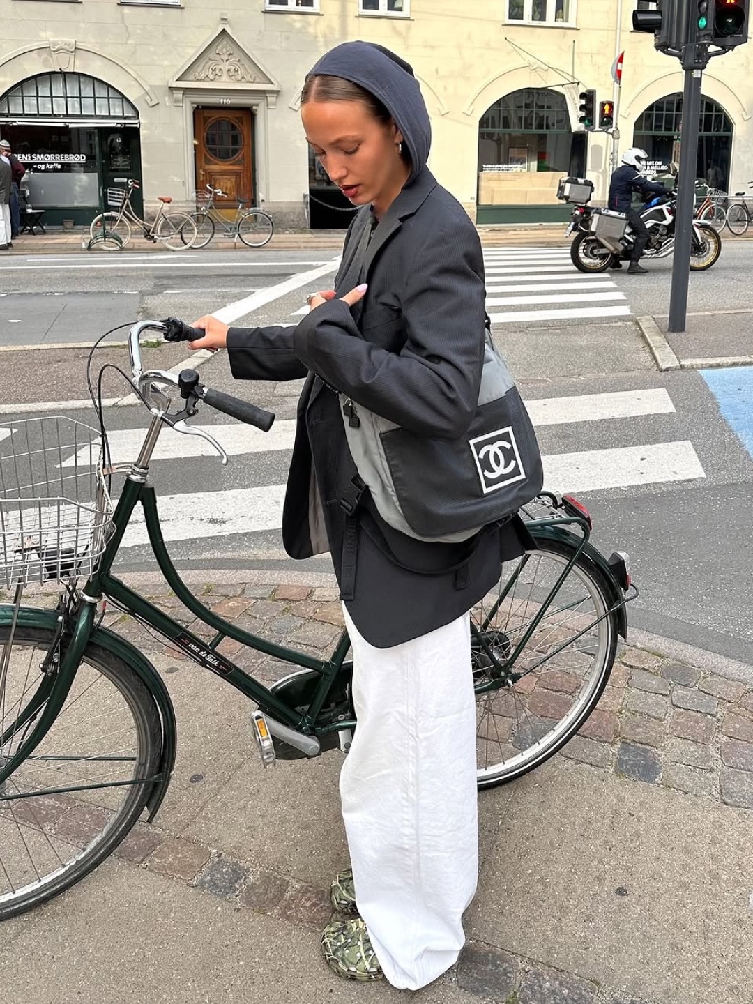 Zara Wool Twill Suit Blazer Anthracite Grey, Zara x Ader Error Oversized Blazer Black 착용 스타일 - 2