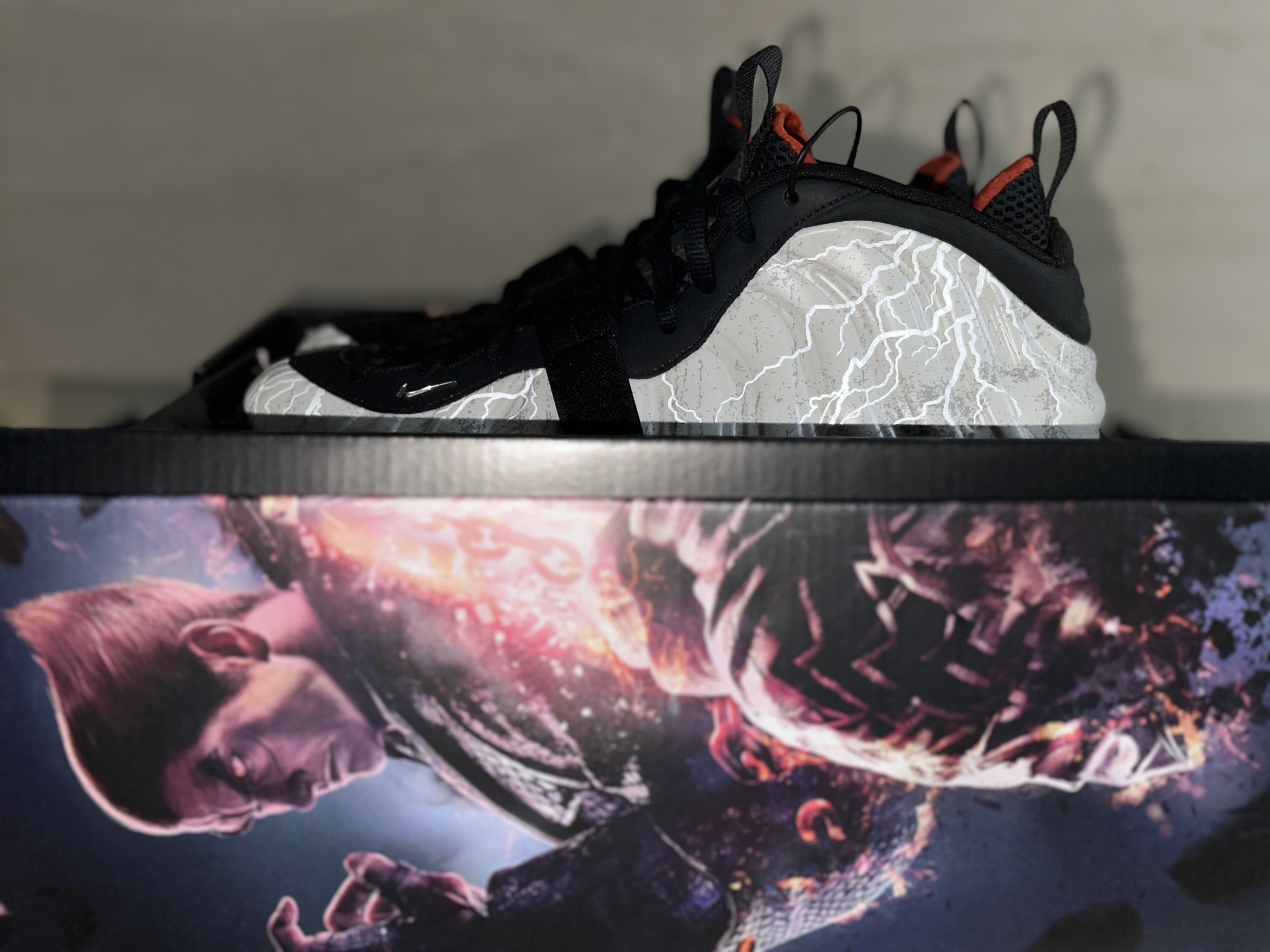 Nike x Tekken 8 Air Foamposite One PRM Jin 착용 스타일 - 3