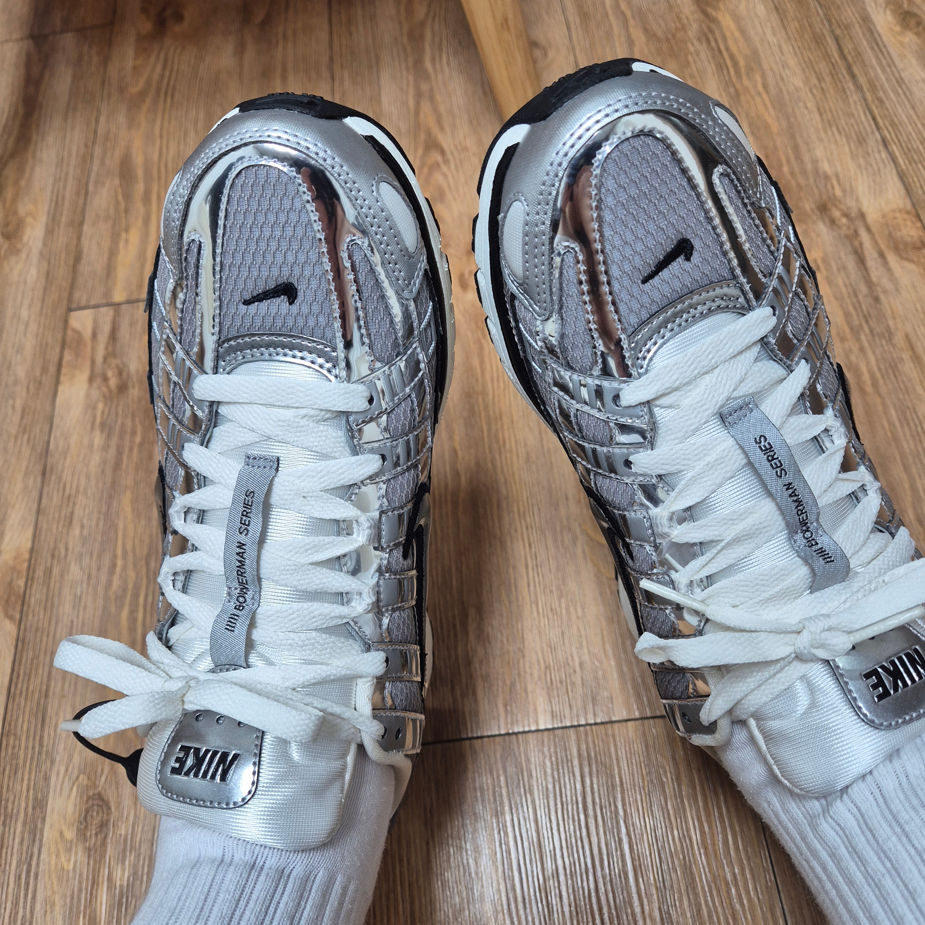 Nike P-6000 Metallic Silver 착용 스타일 - 1