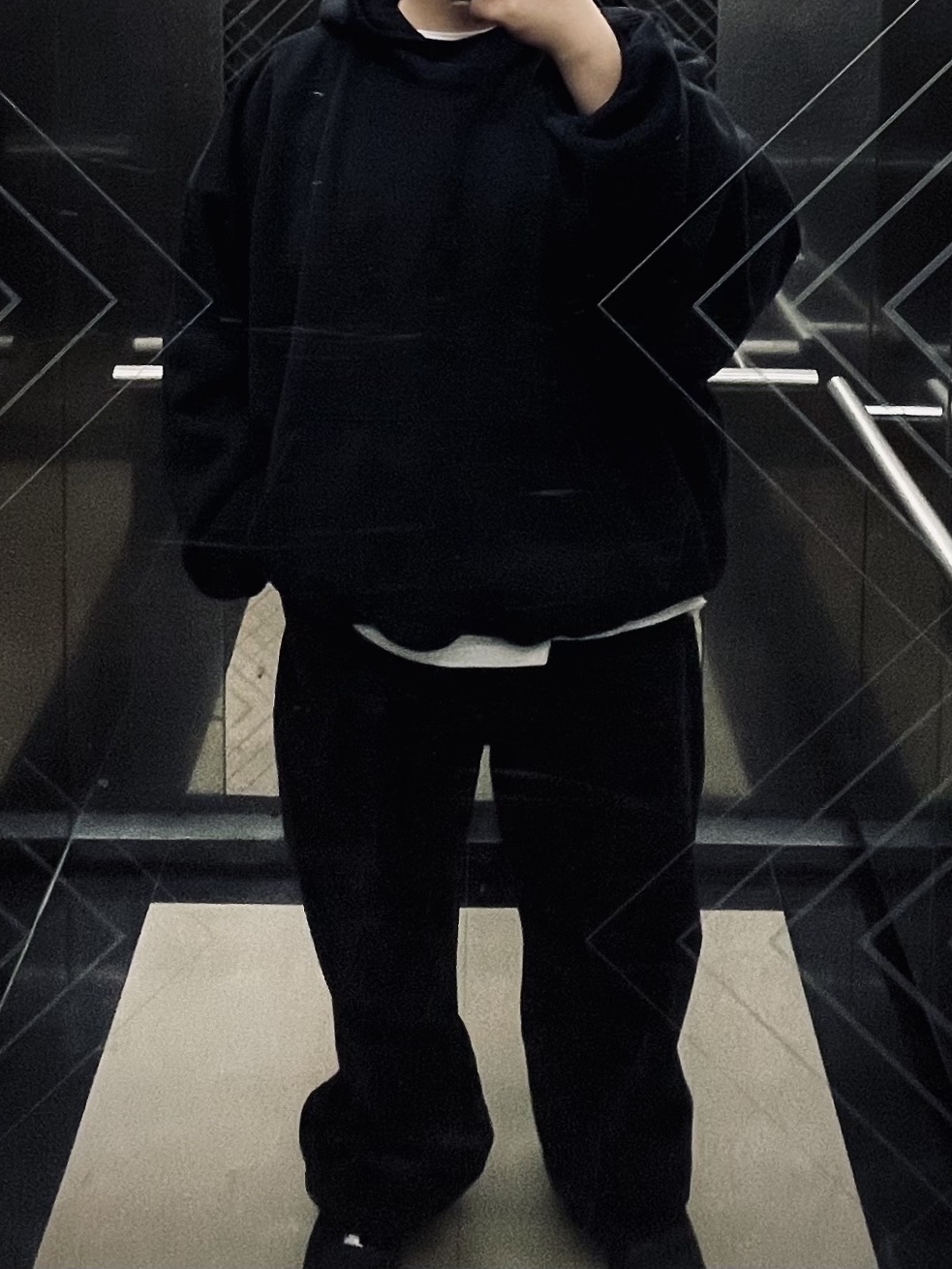Yeezy Gap Engineered By Balenciaga Dove Hoodie Washed Black, Nike x Supreme Air Force 1 Low Black 착용 스타일 - 1