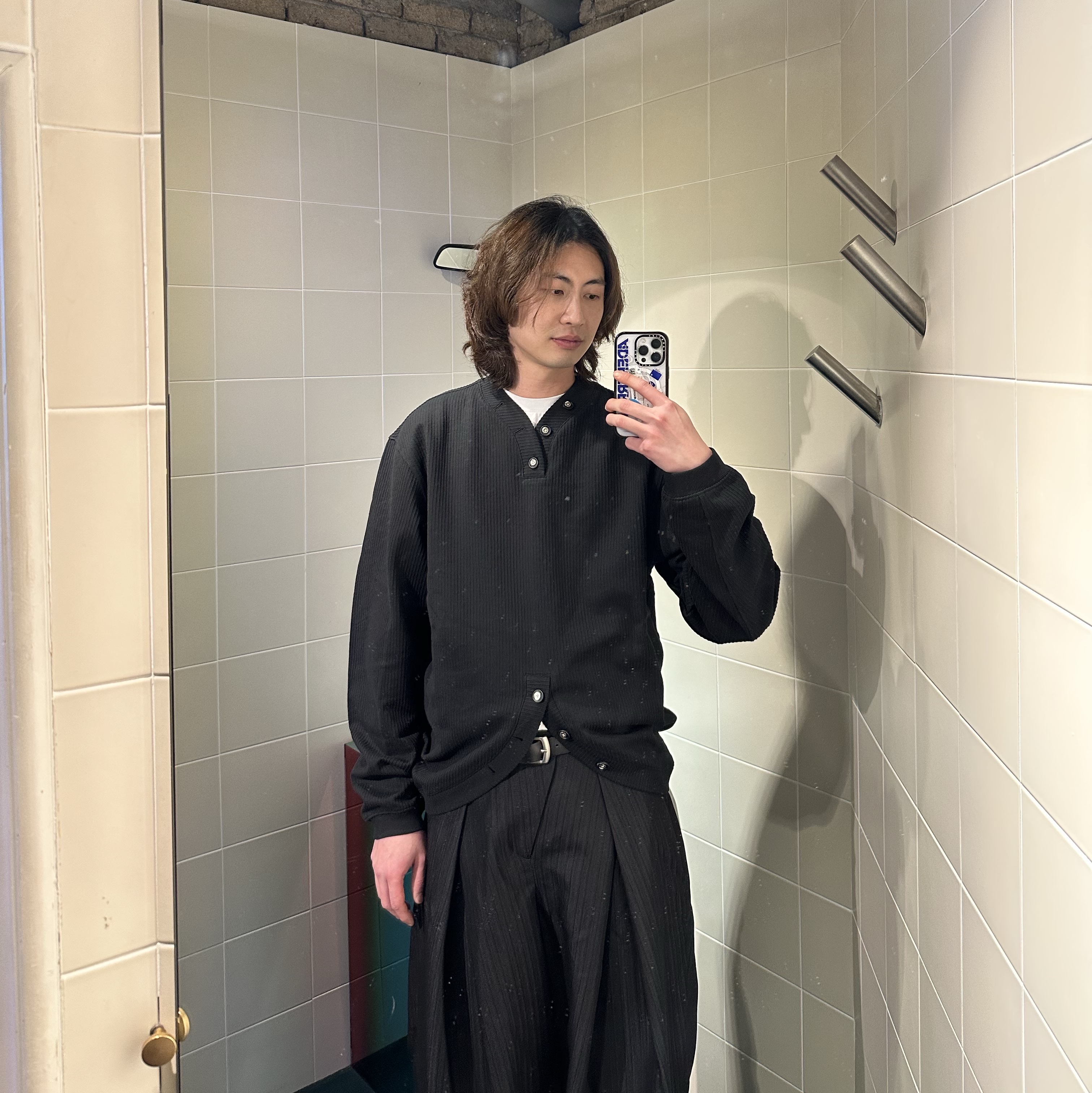 Ader Error Vassi Slacks Noir, Ader Error Skid Off White 착용 스타일 - 2