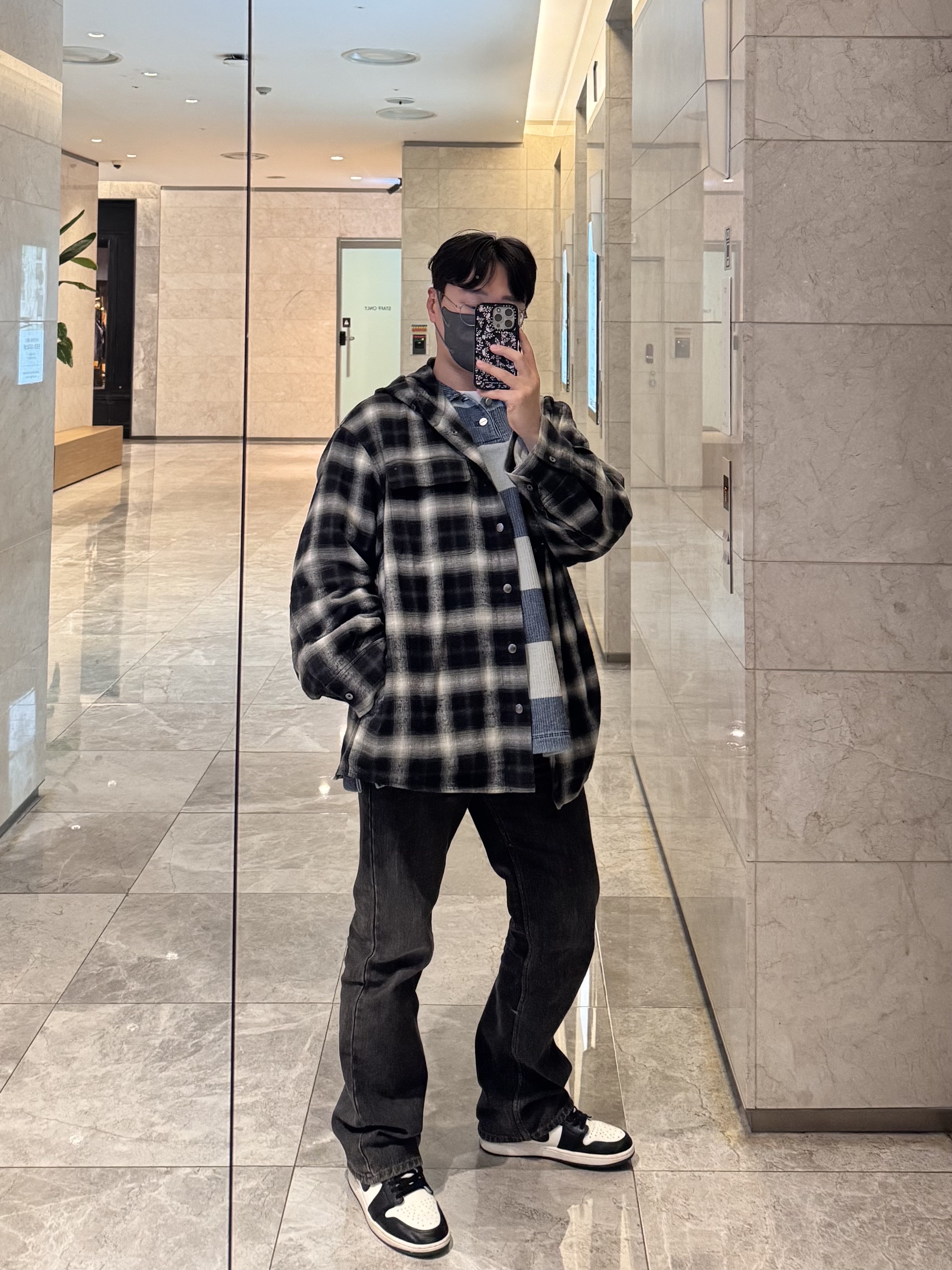 Wooyoungmi Stripe Denim Rugby Long Sleeve T-Shirt Blue - 24FW, Wooyoungmi New Straight Denim Pants Grey - 25SS 착용 스타일 - 2