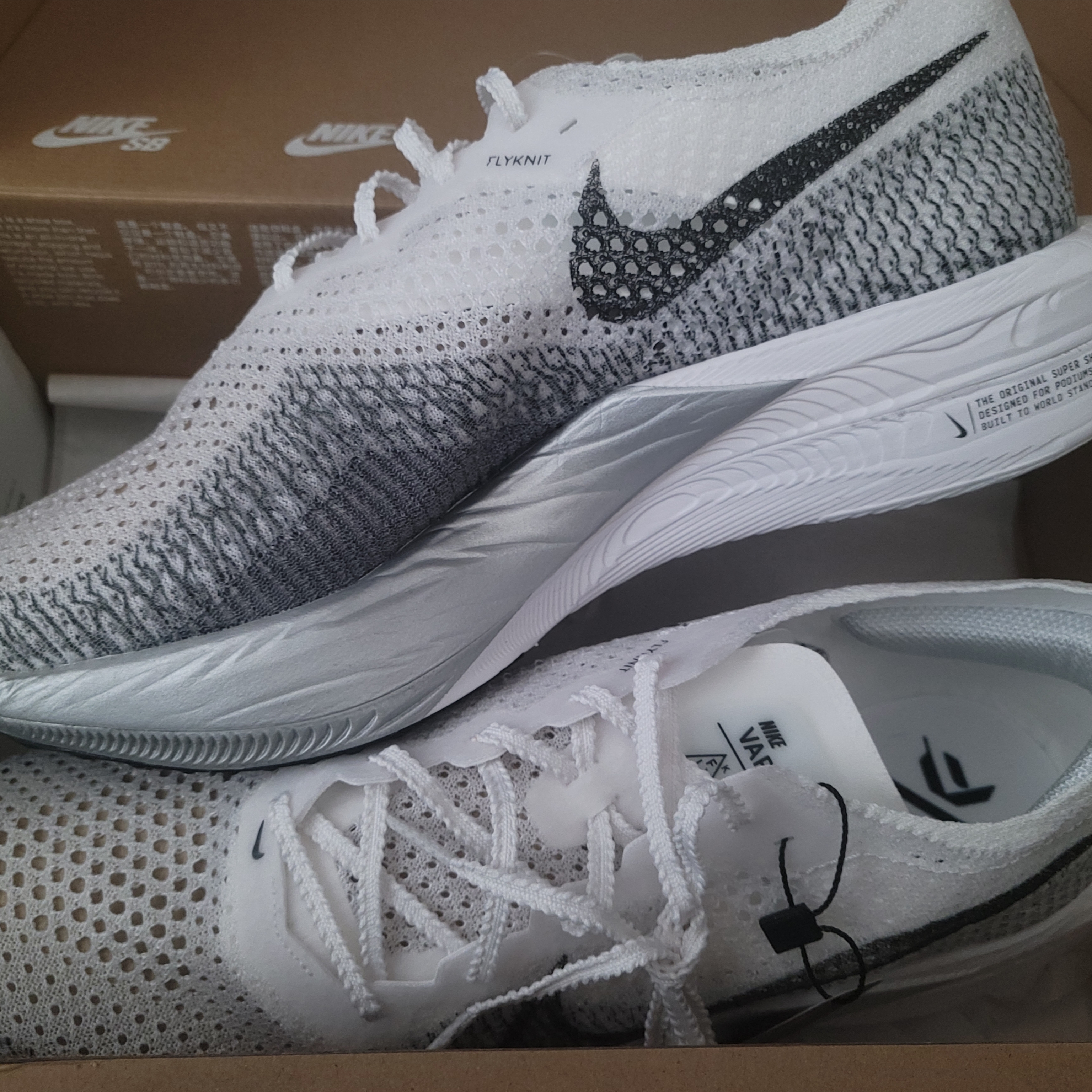 Nike ZoomX Vaporfly Next% 3 White Grey 착용 스타일