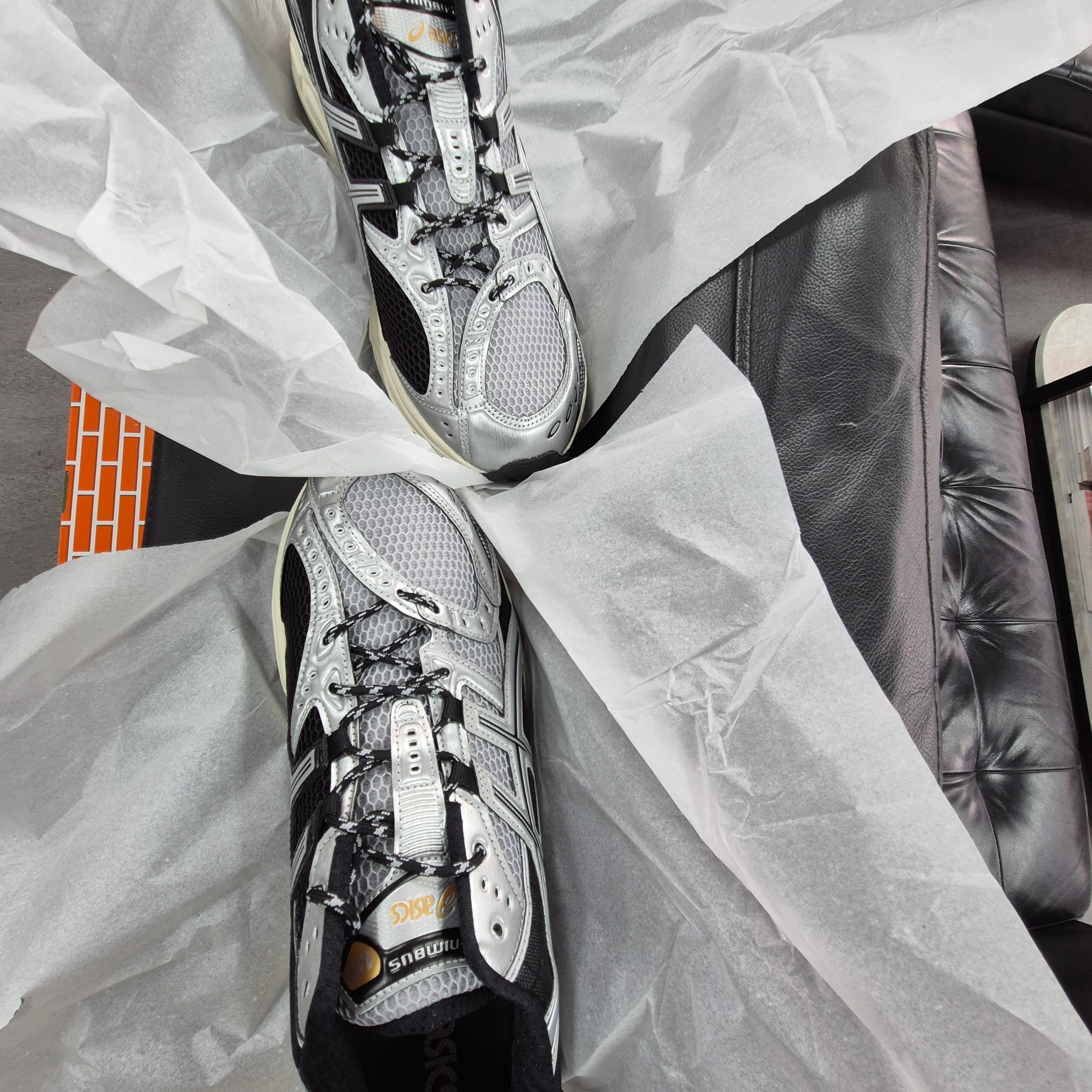 Asics Gel-Nimbus 10.1 Piedmont Grey Pure Silver 착용 스타일