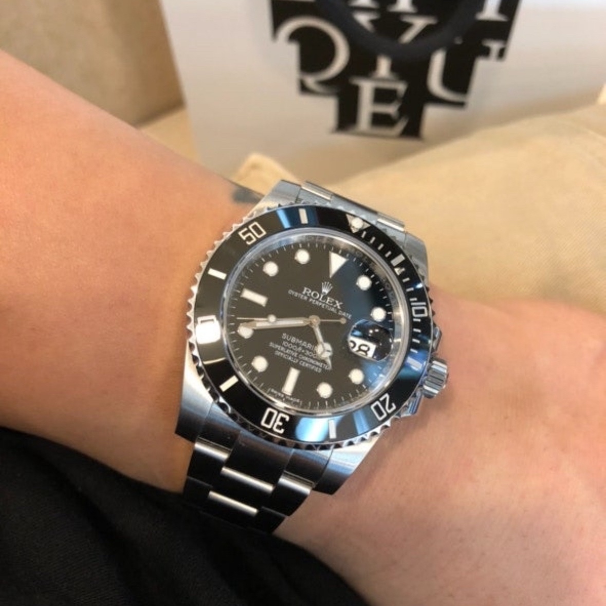 Rolex Submariner 41mm 124060 Black Oyster 착용 스타일