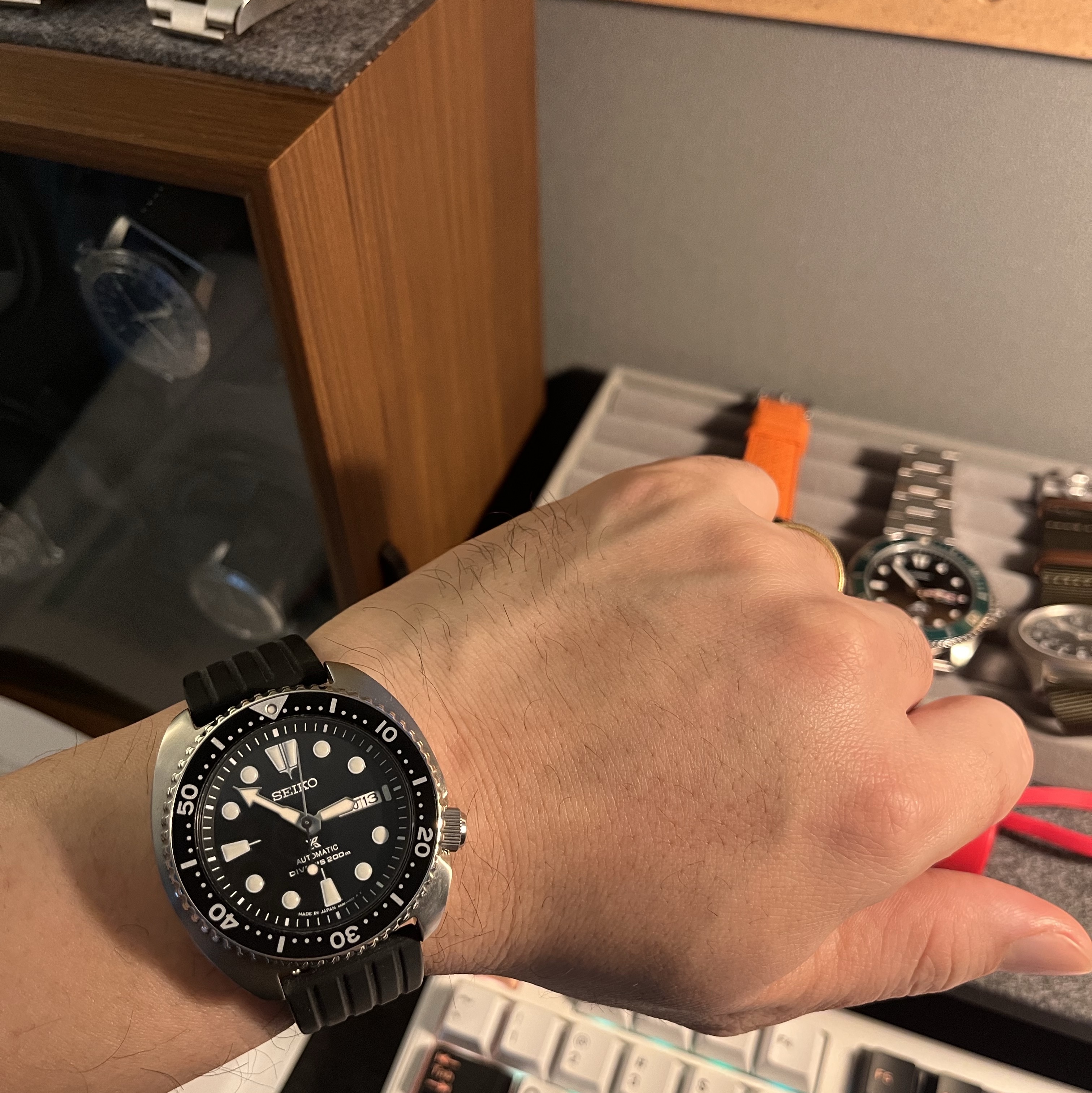 Seiko Prospex SRPE93 Black 착용 스타일