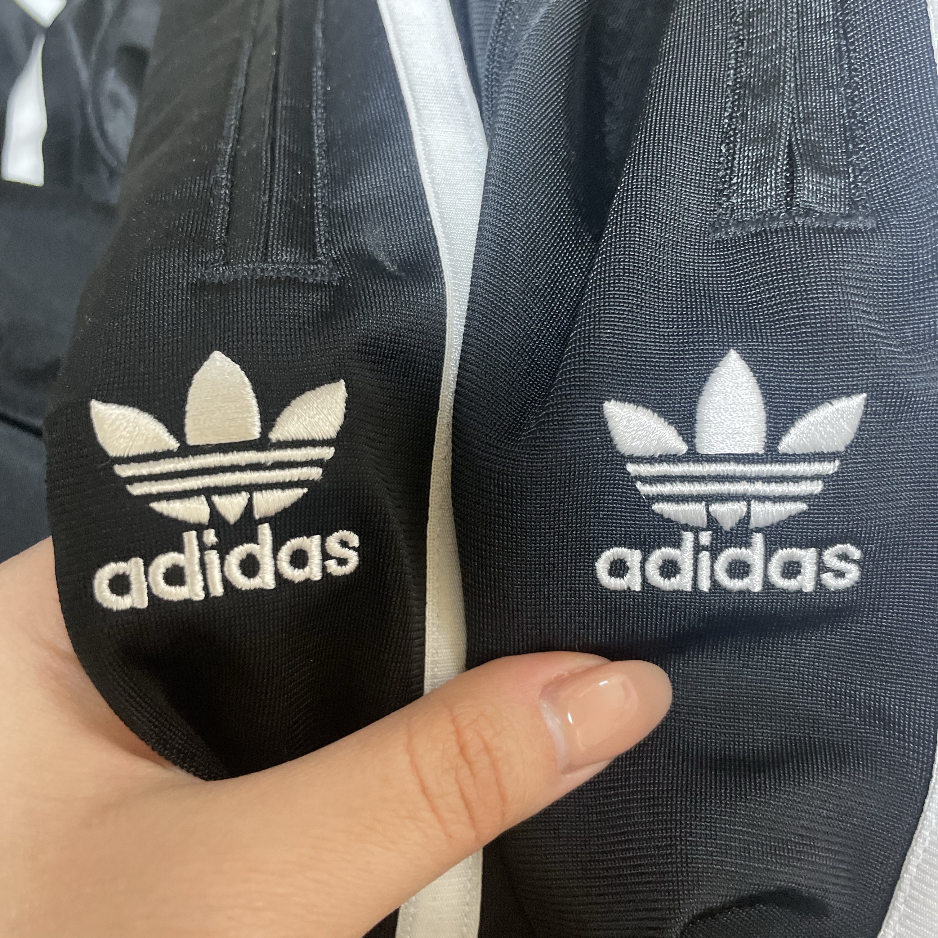 (W) Adidas Originals Firebird Loose Track Pants Black - KR Sizing 착용 스타일