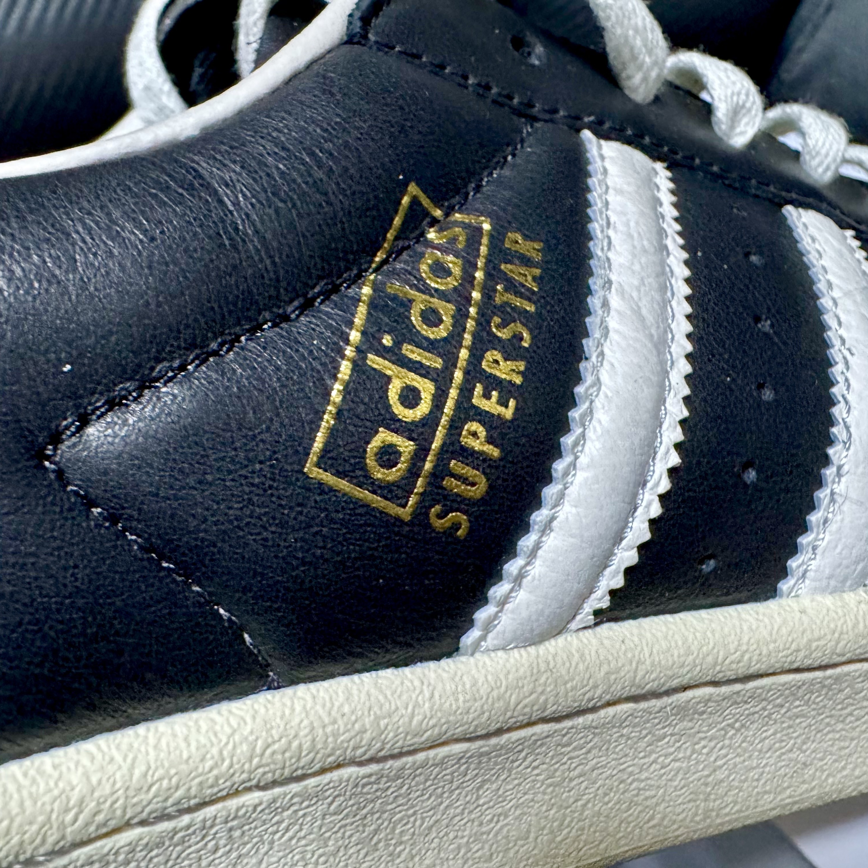 Adidas Superstar Vintage Made in Germany Core Black Core White 착용 스타일 - 2