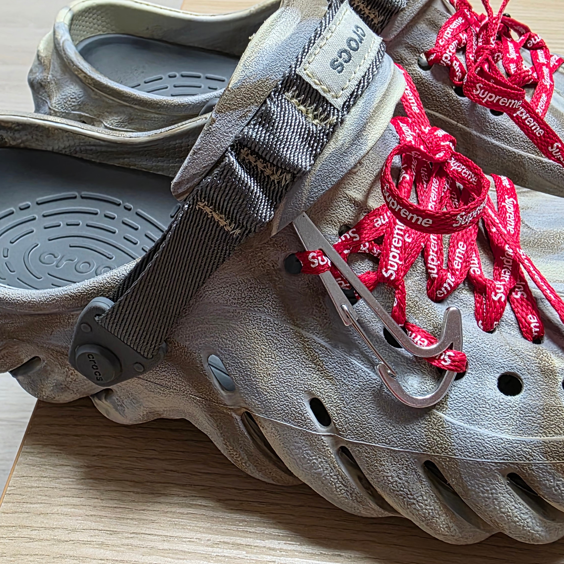 Crocs Echo Marbled Clog Bone Multi 착용 스타일 - 2