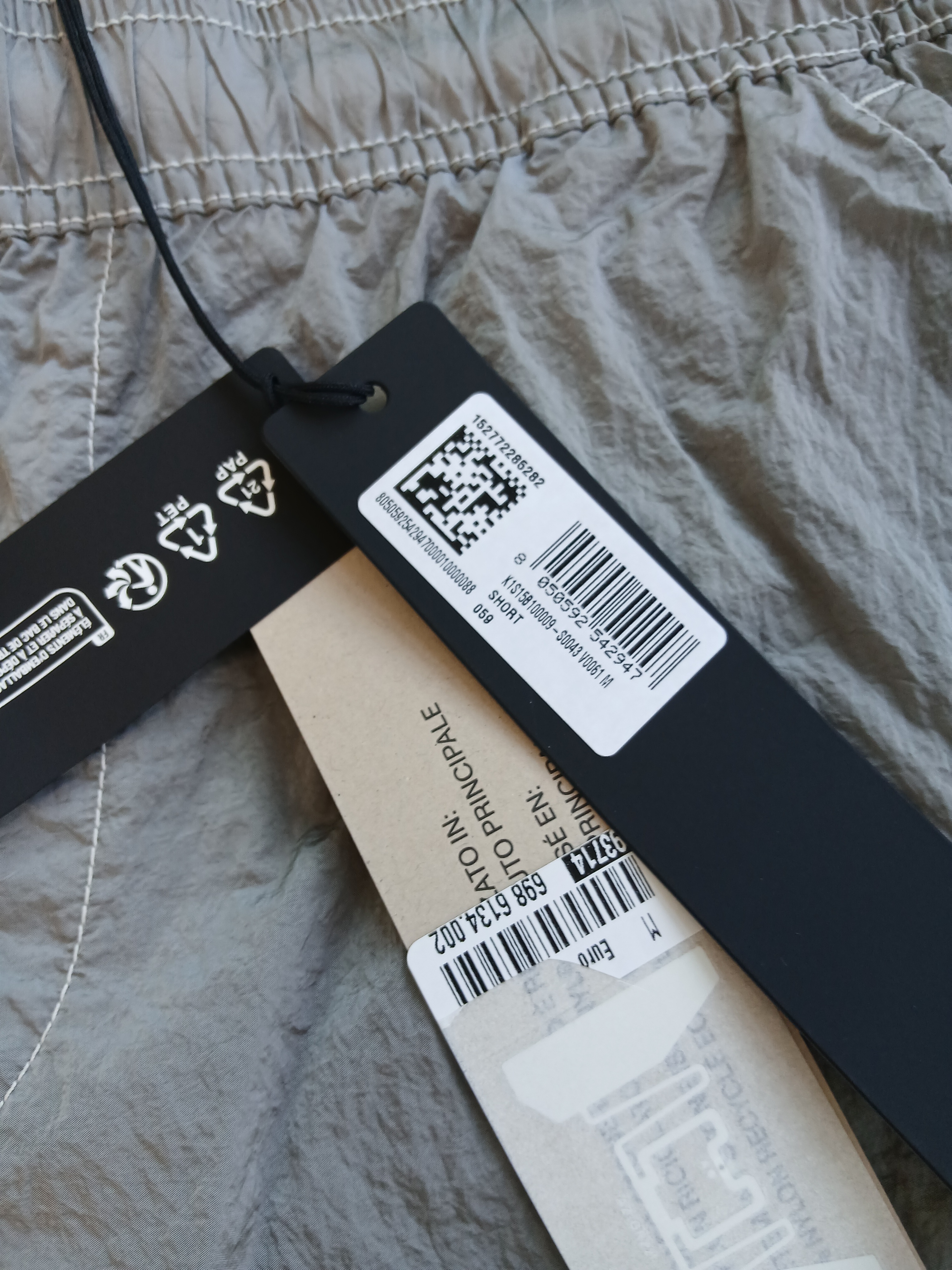 Stone Island B100009 Nylon Metal in Econyl Pocket Details Regular Fit Swim Trunks Pearl Grey - 25SS 착용 스타일 - 5
