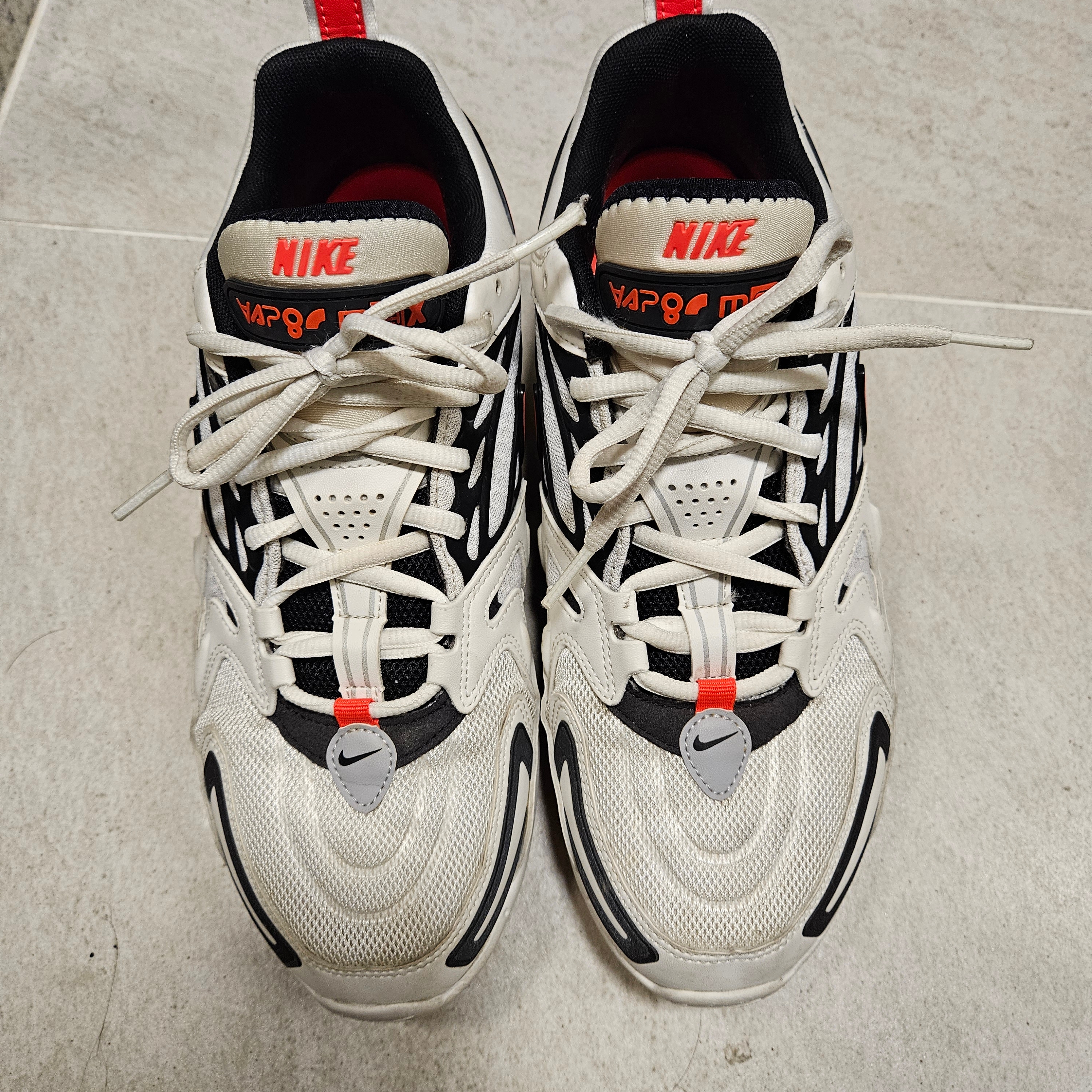 Nike Air VaporMax EVO Summit White Bright Crimson 착용 스타일